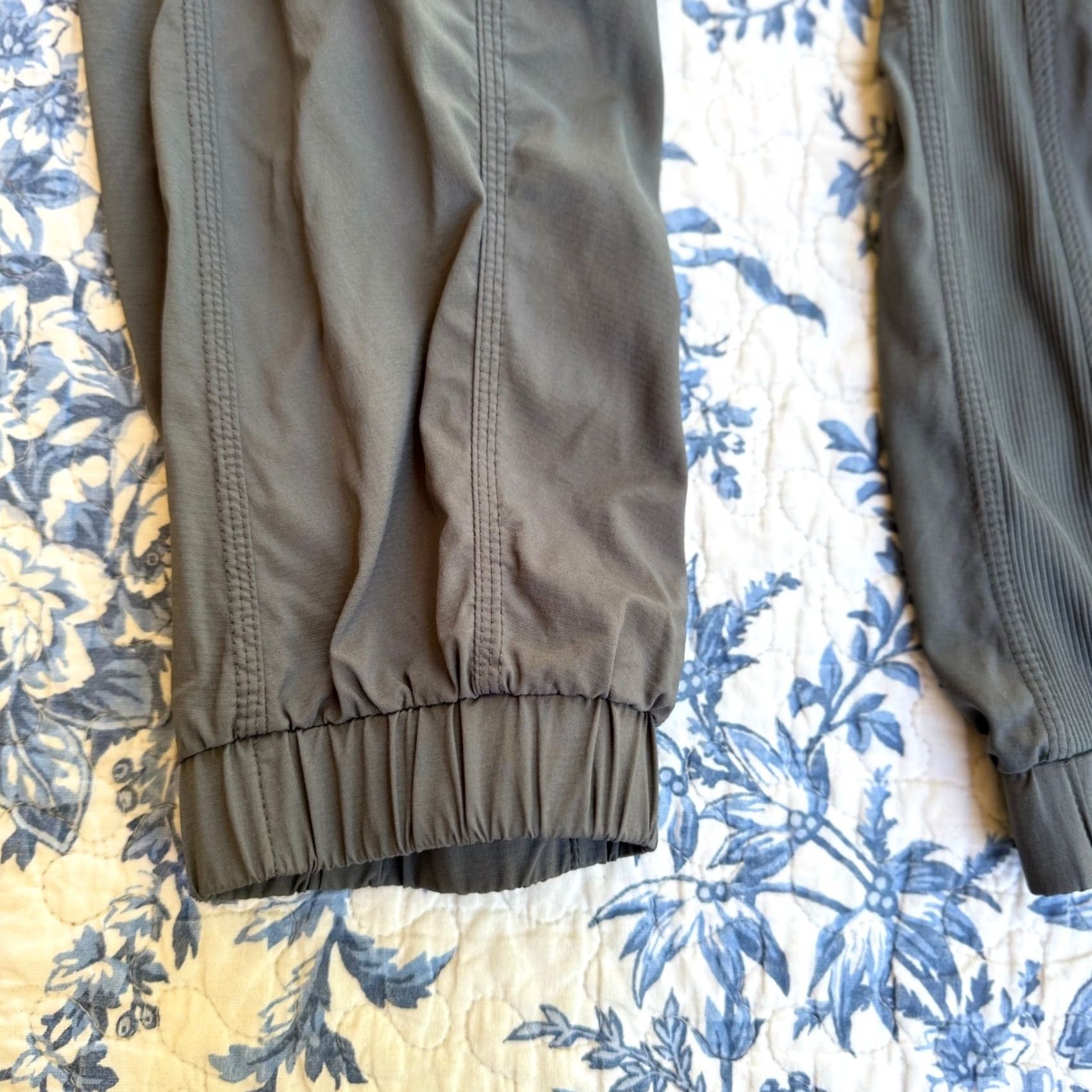 Vintage Indygena Jogger Pants Gray Womens M Stretch Lightweight Drawstring Pockets Casual Activewear Tapered Size 32" / US 10 / IT 46 - 7 Thumbnail