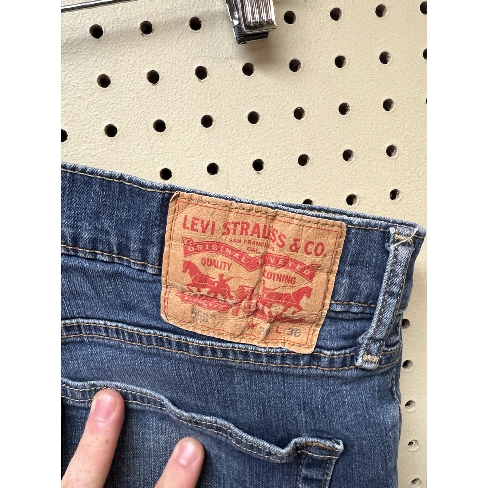 Levi's Levi's 559 Jeans Denim Straight 35x30 Mens Regular Blue Cotton Blend Vintage No (tagged 36x36) Size US 35 - 3 Thumbnail
