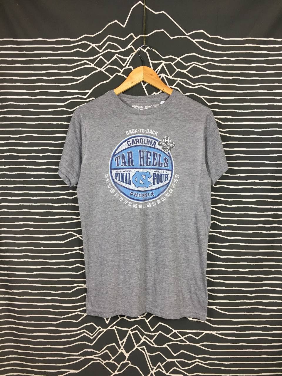 NCAA North Carolina Tar Heels 2017 NCAA Final Four Tri-Bleend Tee Size US M / EU 48-50 / 2 - 1 Thumbnail