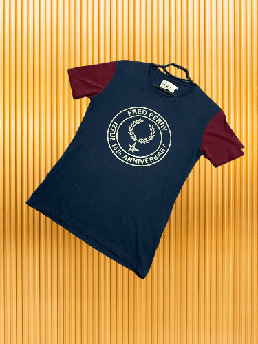 Fred Perry × Vintage Womens Fred Perry T-Shirt Big Logo Size S Small Size S / US 4 / IT 40 - 1 Thumbnail