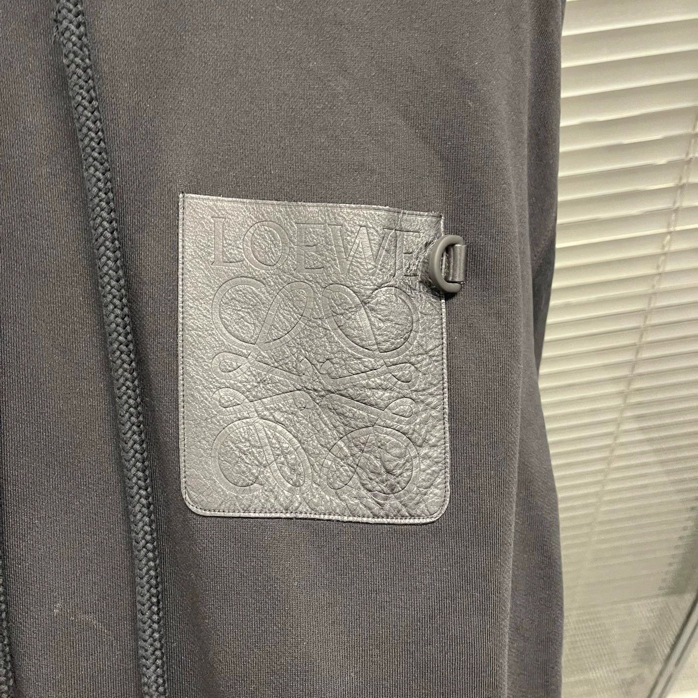 Loewe Loewe leather tag pocket embossed hoodie XL 99 new Size US XL / EU 56 / 4 - 4 Thumbnail
