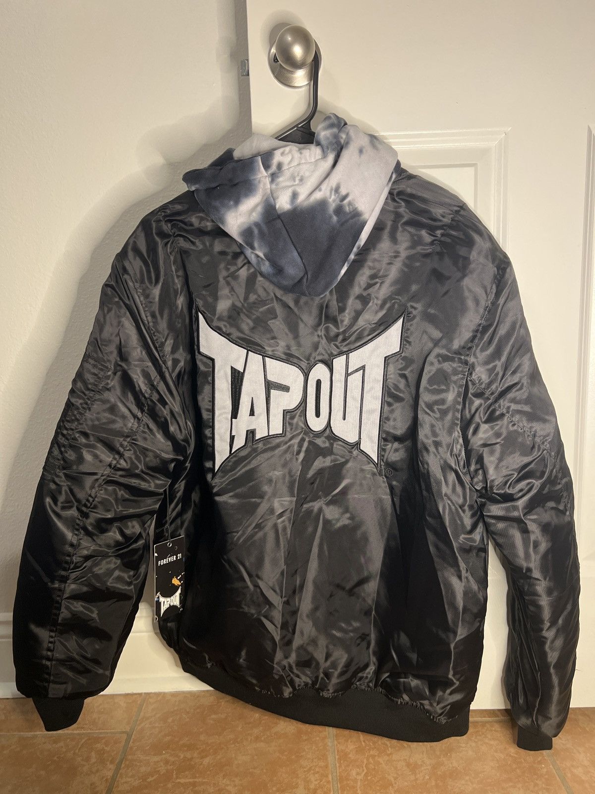 Tapout Forever21 x TAPOUT hooded bomber Size US L / EU 52-54 / 3 - 1 Thumbnail