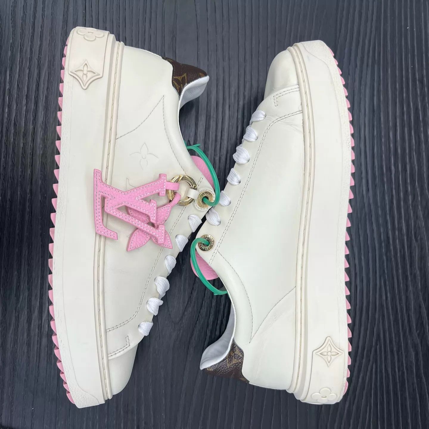 Louis Vuitton LV Time Out Mifen China Exclusive shoes 38 Size US 7.5 / IT 37.5 - 3 Thumbnail