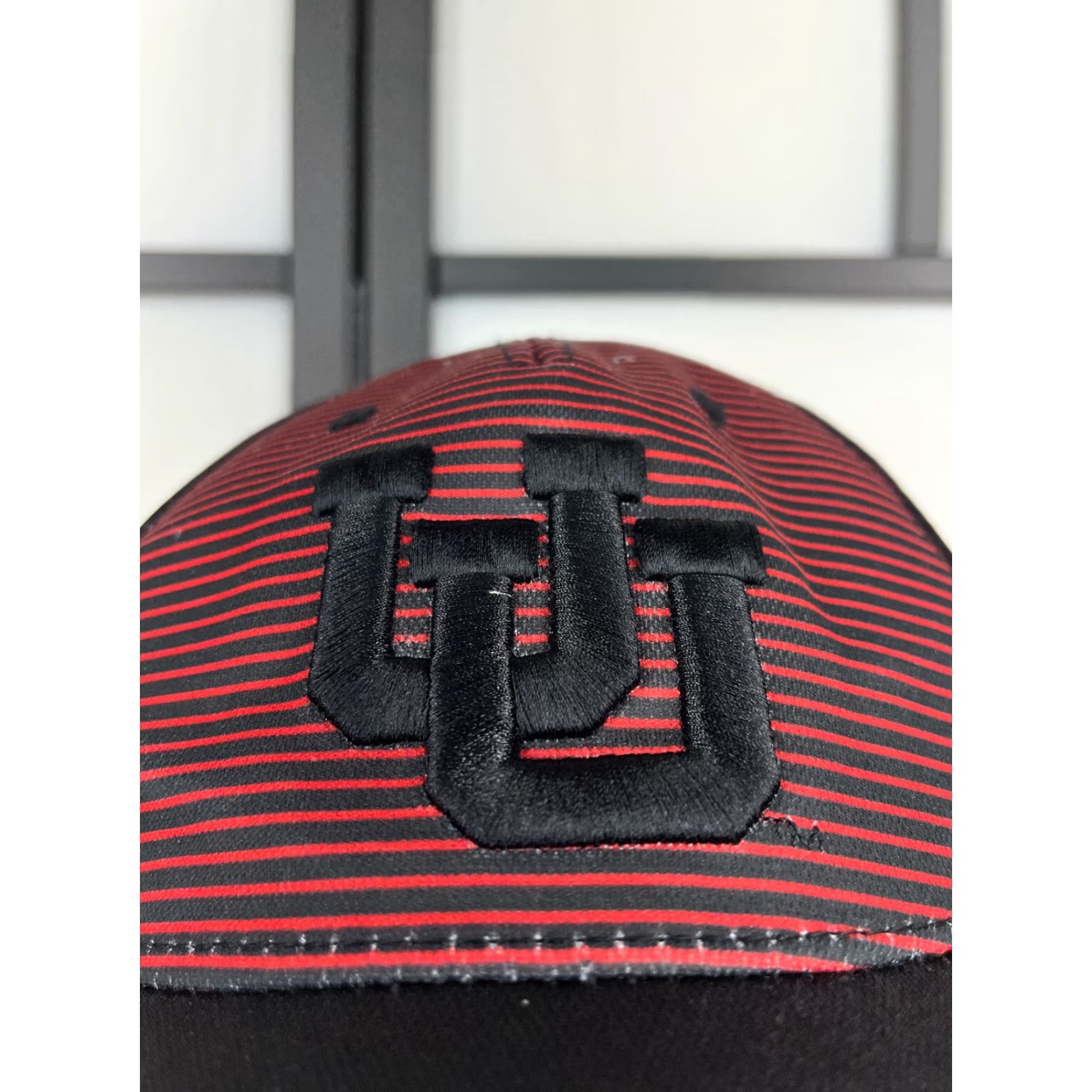 Vintage VINTAGE University of Utah Hat Cap Snap Back Adult Black Red Captivating Polyester H Size ONE SIZE - 2 Thumbnail