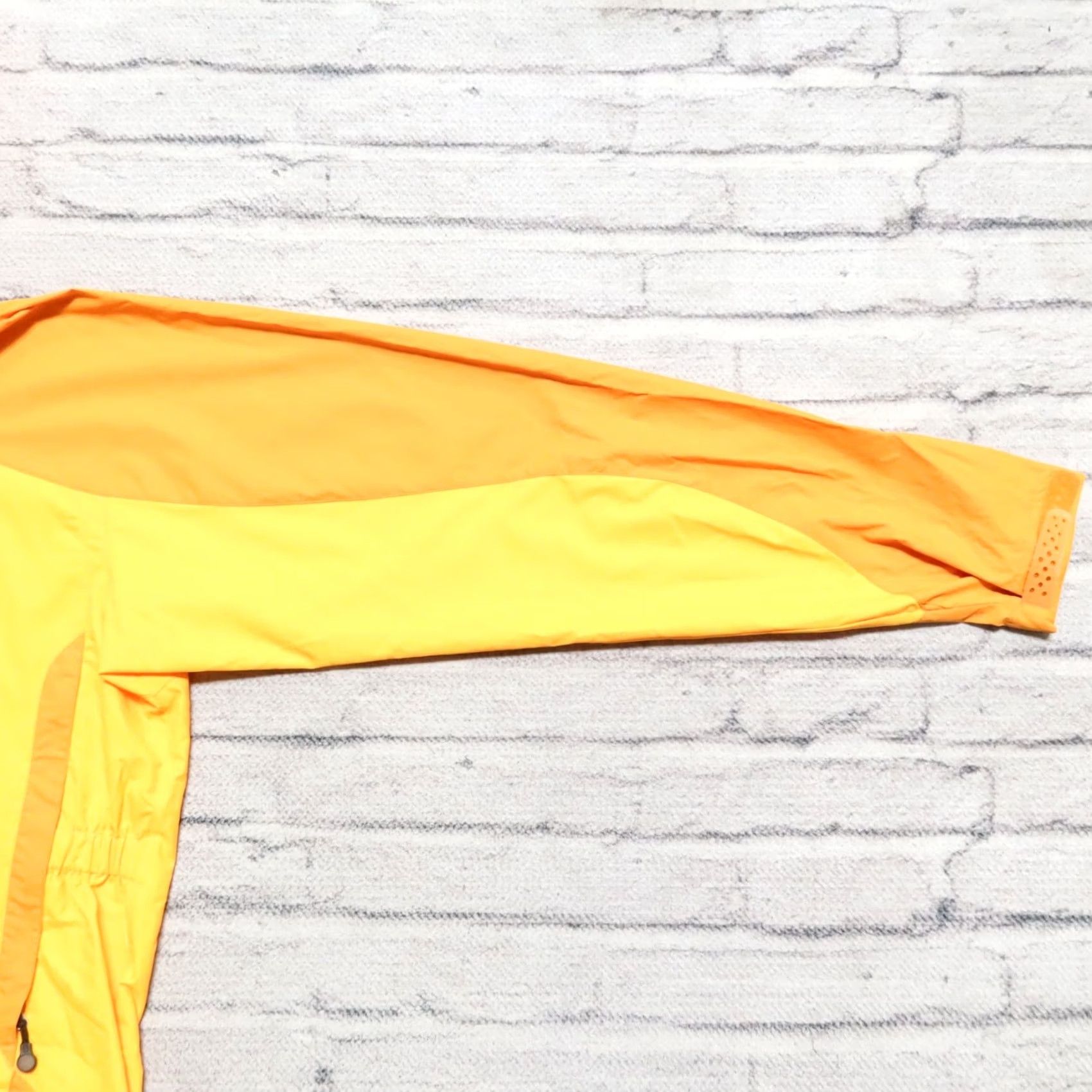 Patagonia VINTAGE Patagonia Regulator Windbreaker Jacket Mens L Yellow Size US L / EU 52-54 / 3 - 6 Thumbnail