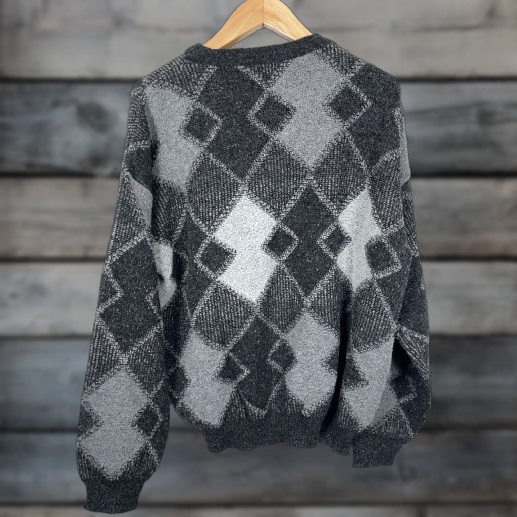 Haggar VINTAGE Haggar Sweater Men XL Black Gray Argyle Diamond Chunky Knit Italy Size US XL / EU 56 / 4 - 1 Thumbnail