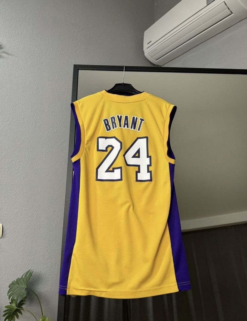NBA Adidas Kobe Bryant Los Angeles Lakers Jersey Size US S / EU 44-46 / 1 - 4 Thumbnail