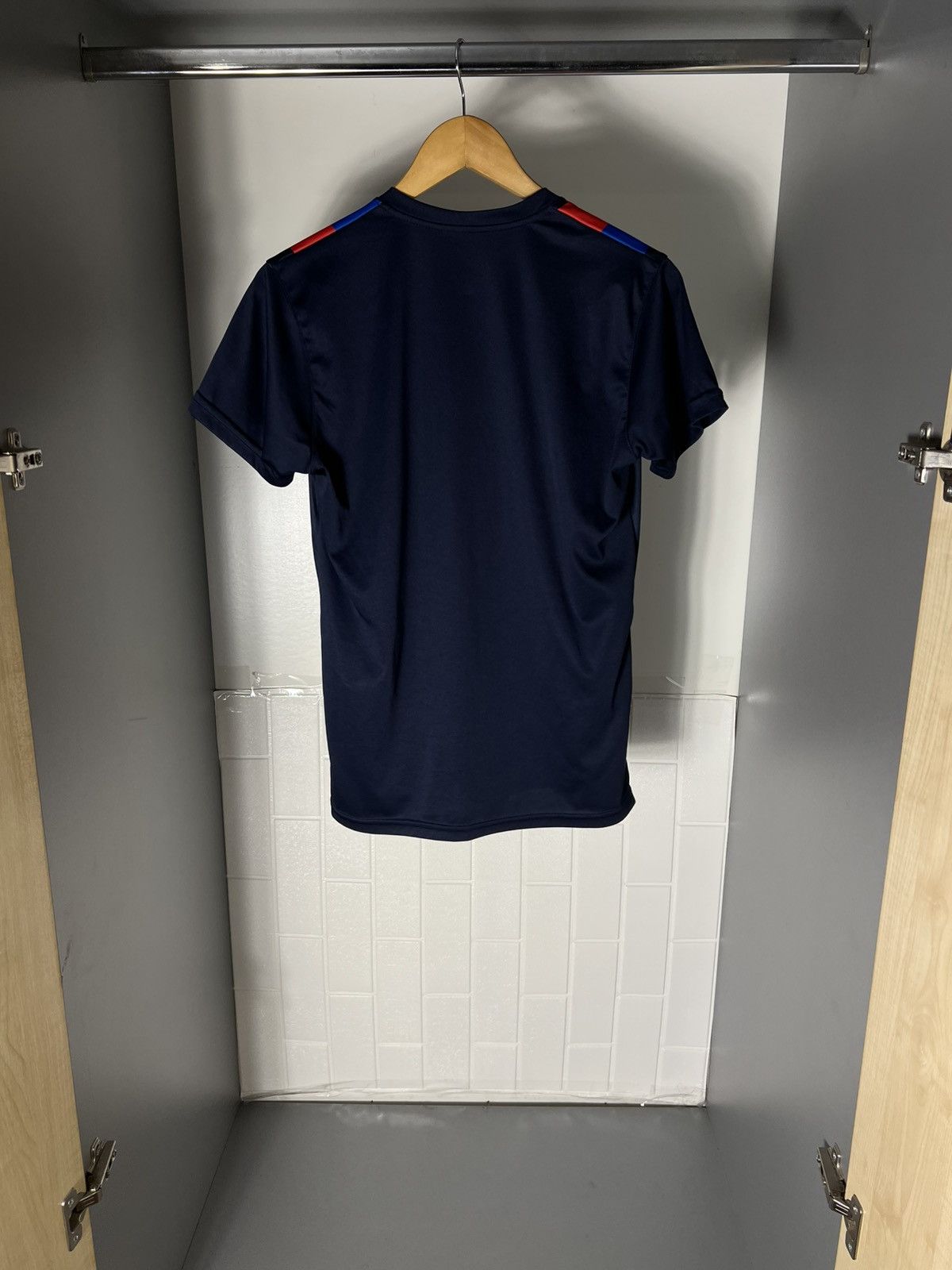Vintage VERY RARE FC BARCELONA SPAIN SOCCER JERSEY RETRO BLOKE Y2K Size US S / EU 44-46 / 1 - 9 Thumbnail