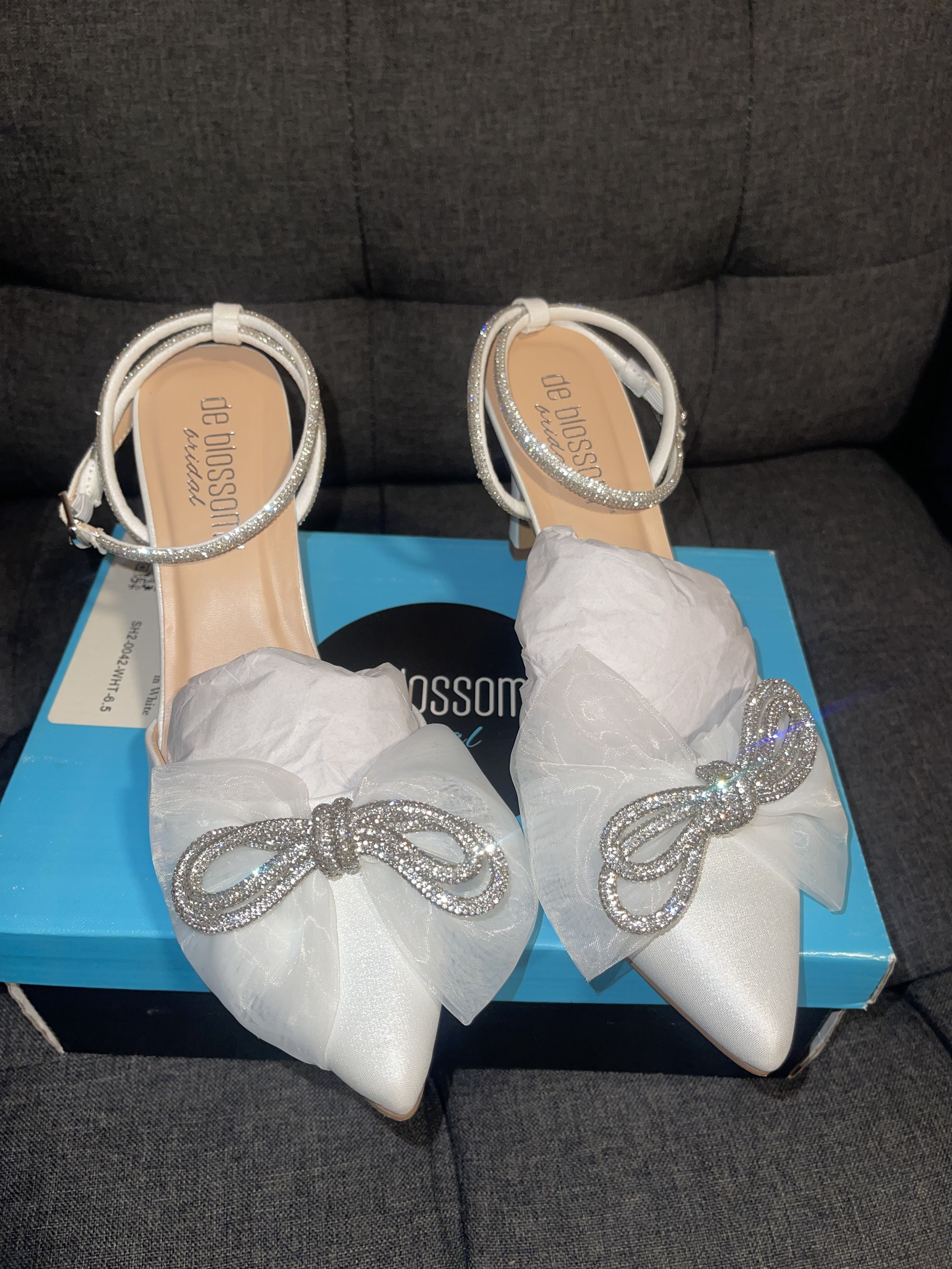 Other de Blossom ALMA-19 Rhinestone Bow White Satin Pumps Size 6.5 Size US 6.5 / IT 36.5 - 5 Thumbnail