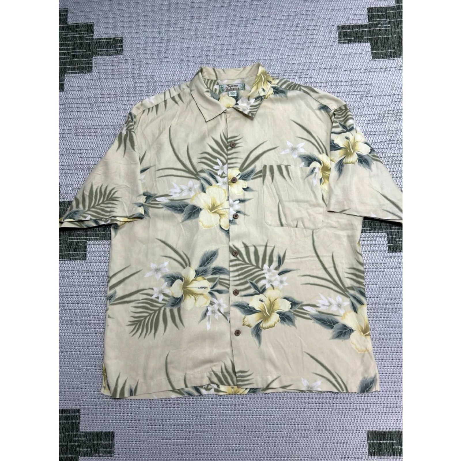 Tommy Bahama Tommy Bahama Hawaiian Shirt Mens Large Multicolor Floral Silk Camp Collar Beach Size US L / EU 52-54 / 3 - 2 Thumbnail