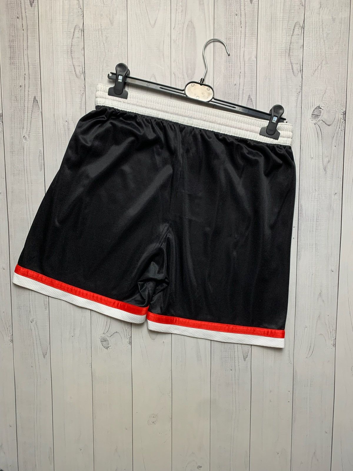 Vintage Vintage Barnsley Admiral soccer shorts size M retro black Size US 32 / EU 48 - 8 Thumbnail