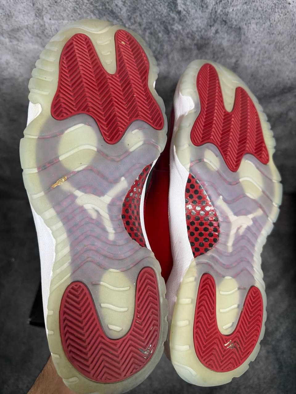 Jordan Brand Size 12 | Jordan 11 Cherry No Box | Pre-Owned Size US 12 / EU 45 - 4 Thumbnail