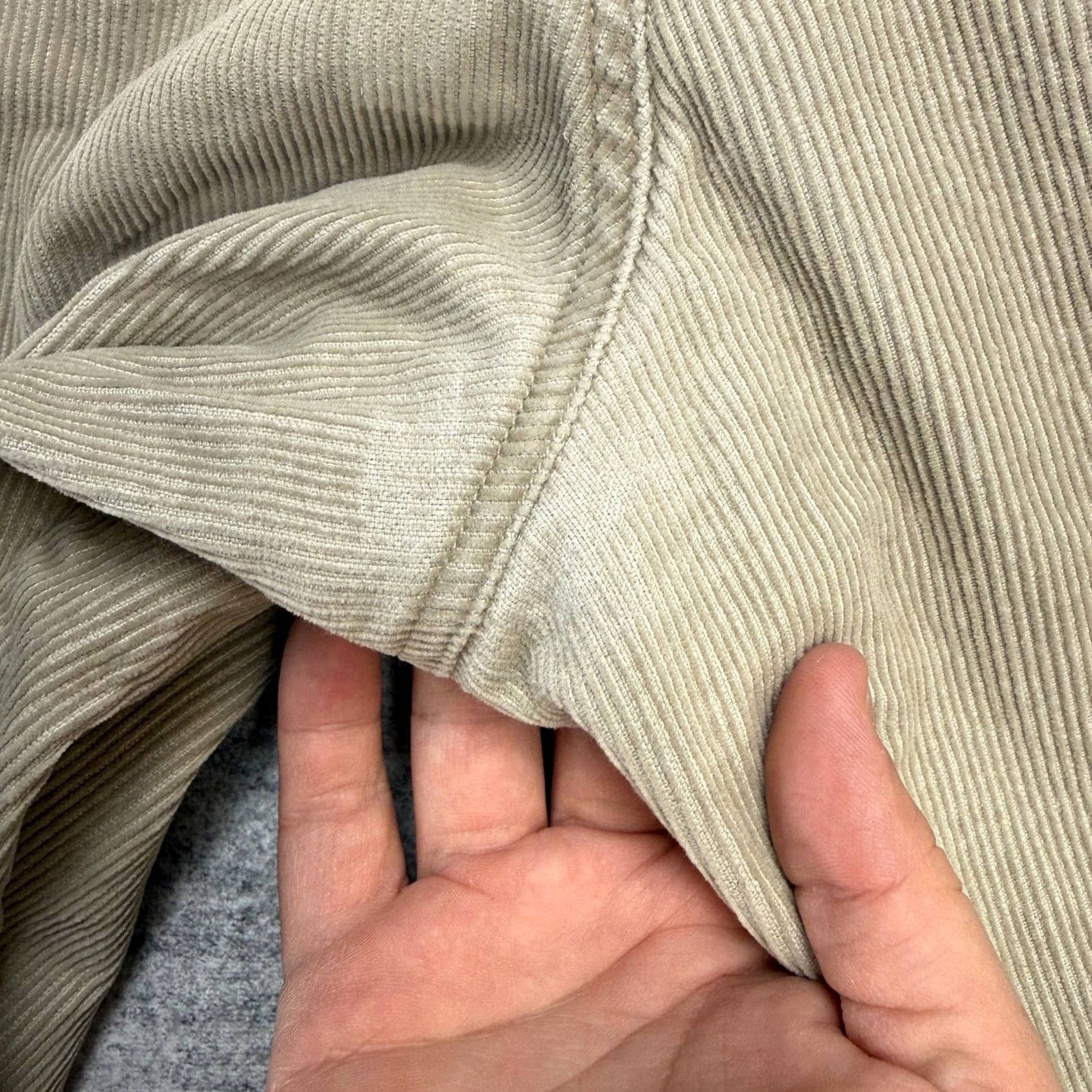 Gap VINTAGE Gap Corduroy Pants Mens 34x30 Beige Relaxed Straight 30in Inseam Casual Chino Pants Mens Size US 34 / EU 50 - 3 Thumbnail