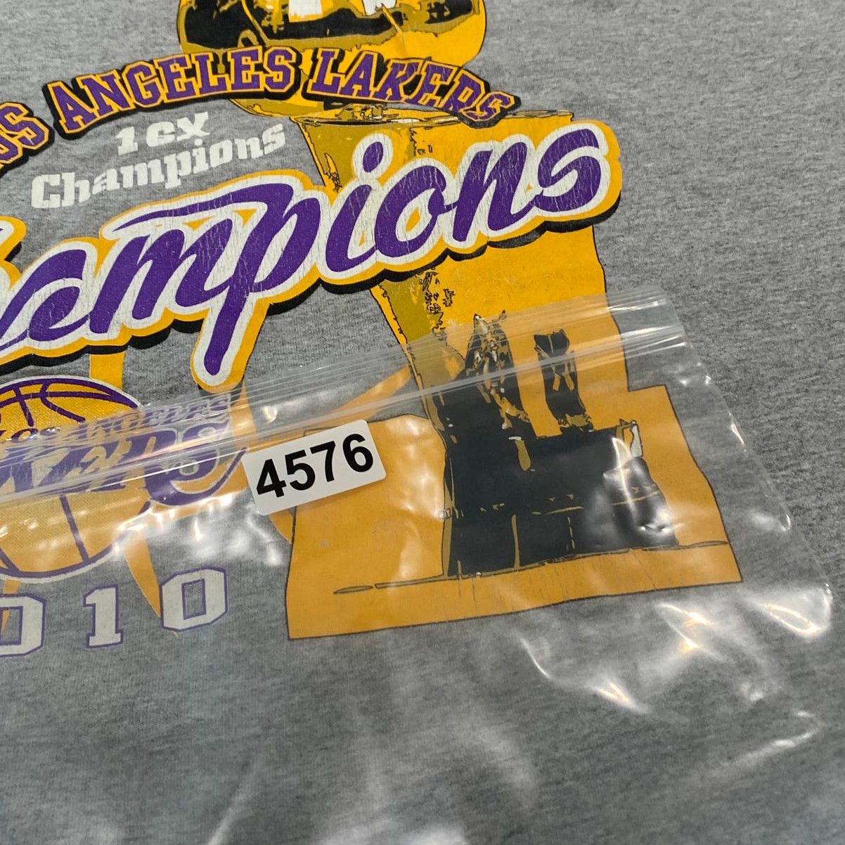 L.A. Lakers LA Lakers 2010 Back to Back NBA Champions T Shirt Men's L Size US L / EU 52-54 / 3 - 8 Preview