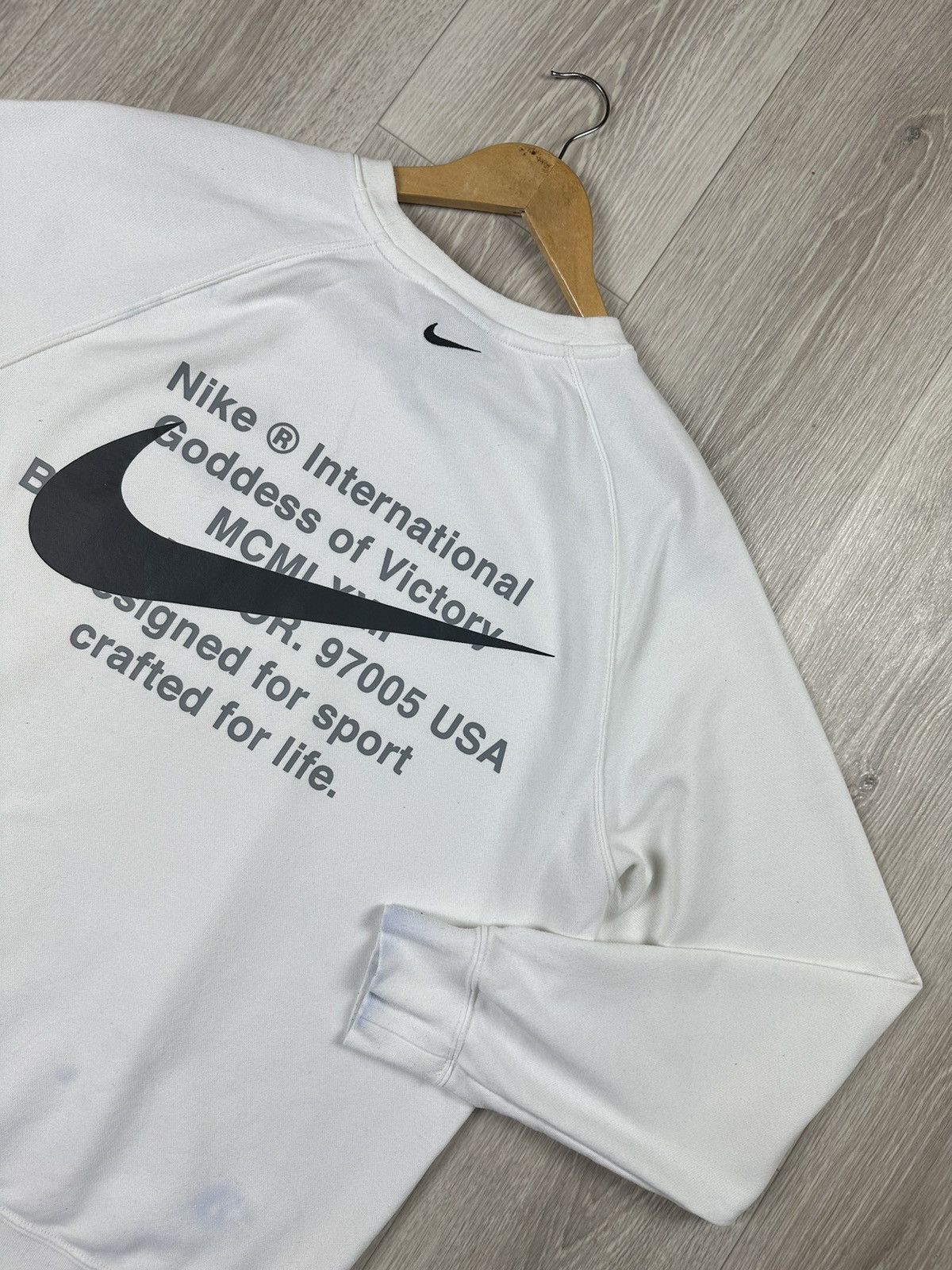 Nike Nike International Goddess of Victory Sweatshirt Big Logo Size US L / EU 52-54 / 3 - 2 Thumbnail