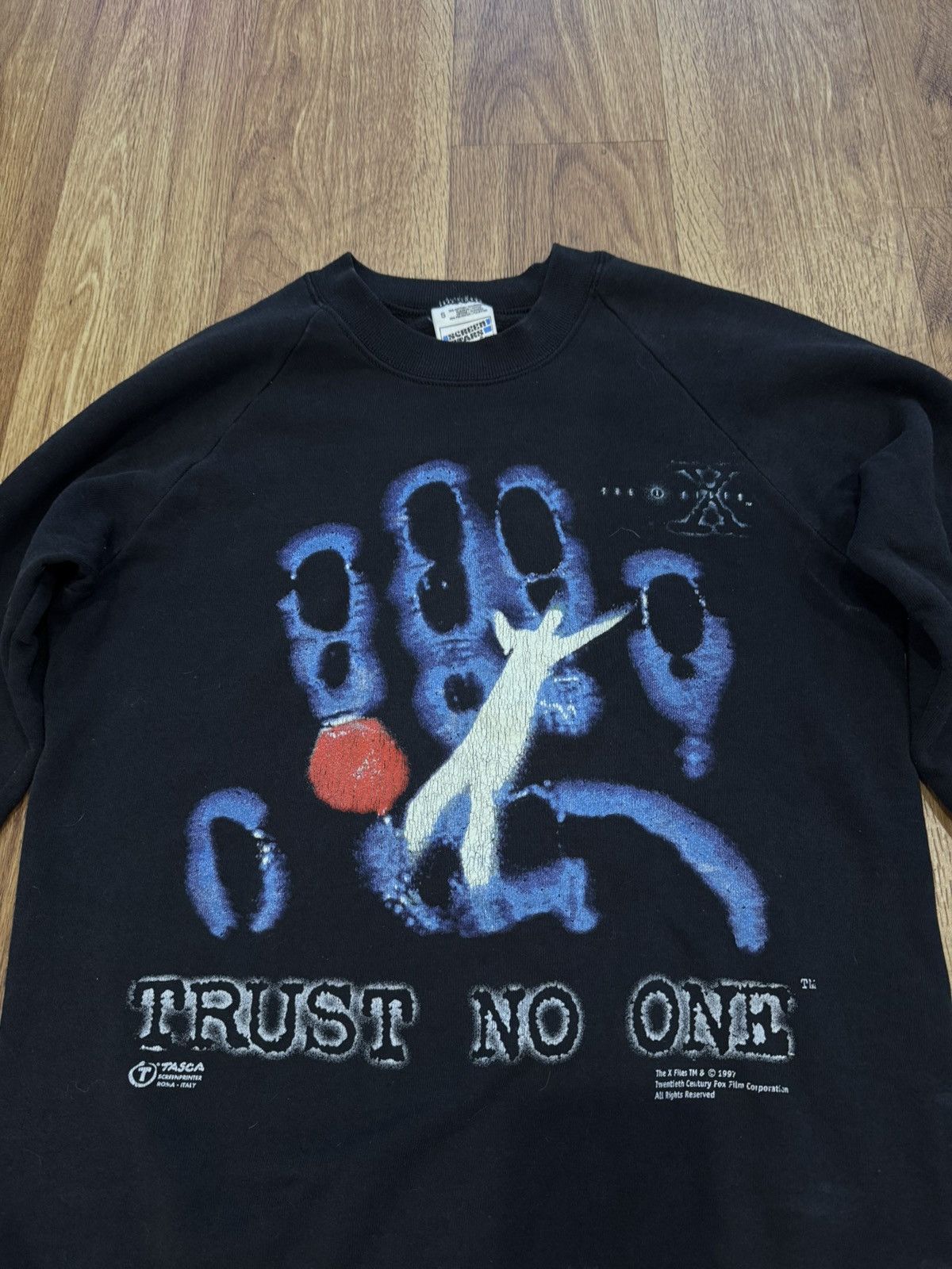 Vintage Vintage 97’ X Files “Trust No One” Size US S / EU 44-46 / 1 - 2 Thumbnail