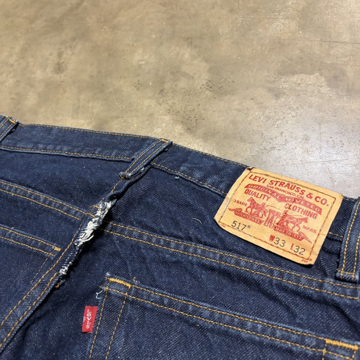 Levi's Vintage Levis 517 Boot Cut Jeans Relaxed Dark Wash Western Size US 33 - 10 Thumbnail
