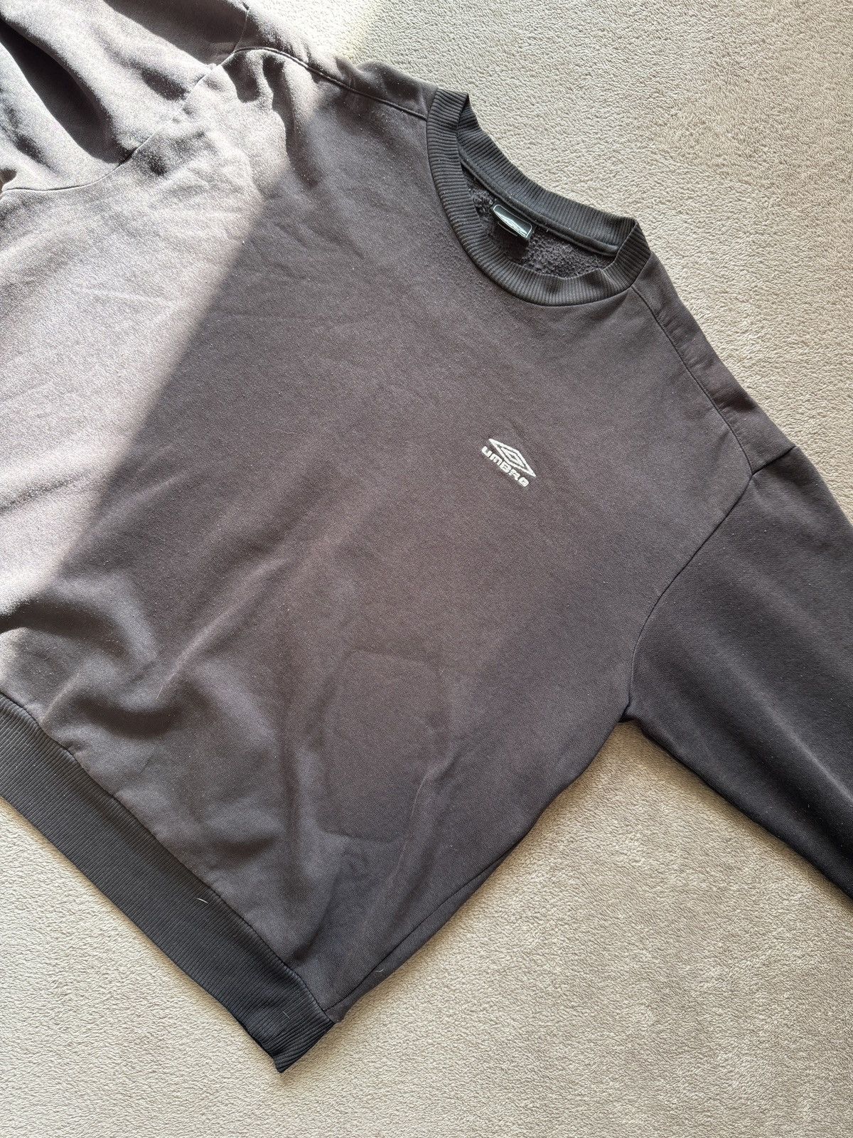 Vintage Umbro Washed Faded Baggy Sweatshirt nike vetements ysl Size US M / EU 48-50 / 2 - 4 Thumbnail