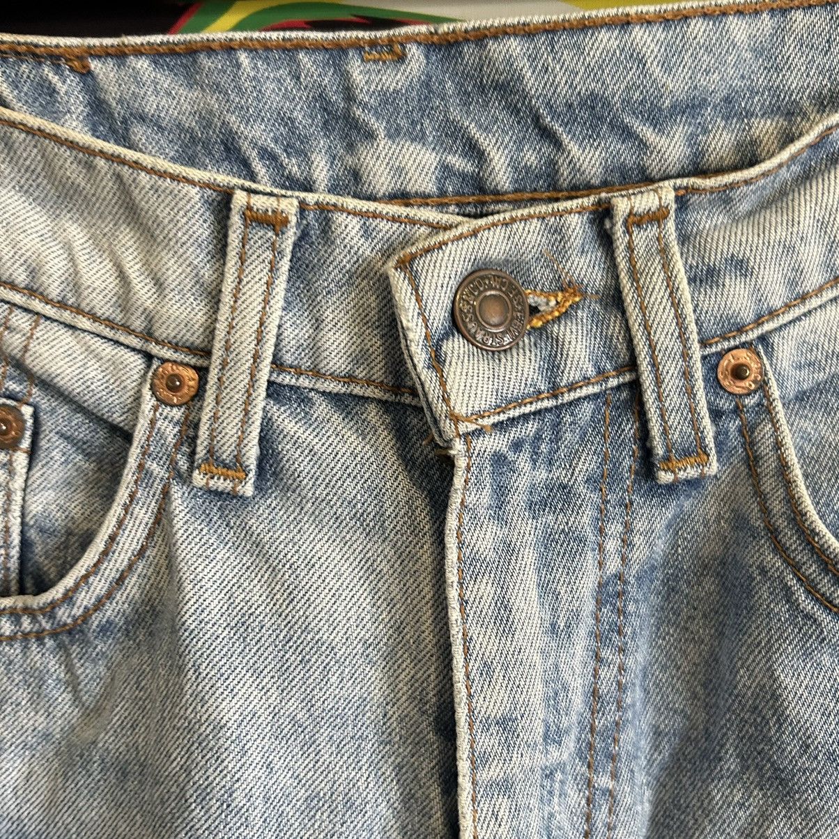 Levi's Vintage Levi’s Blue Wash Denim Size US 28 / EU 44 - 4 Thumbnail