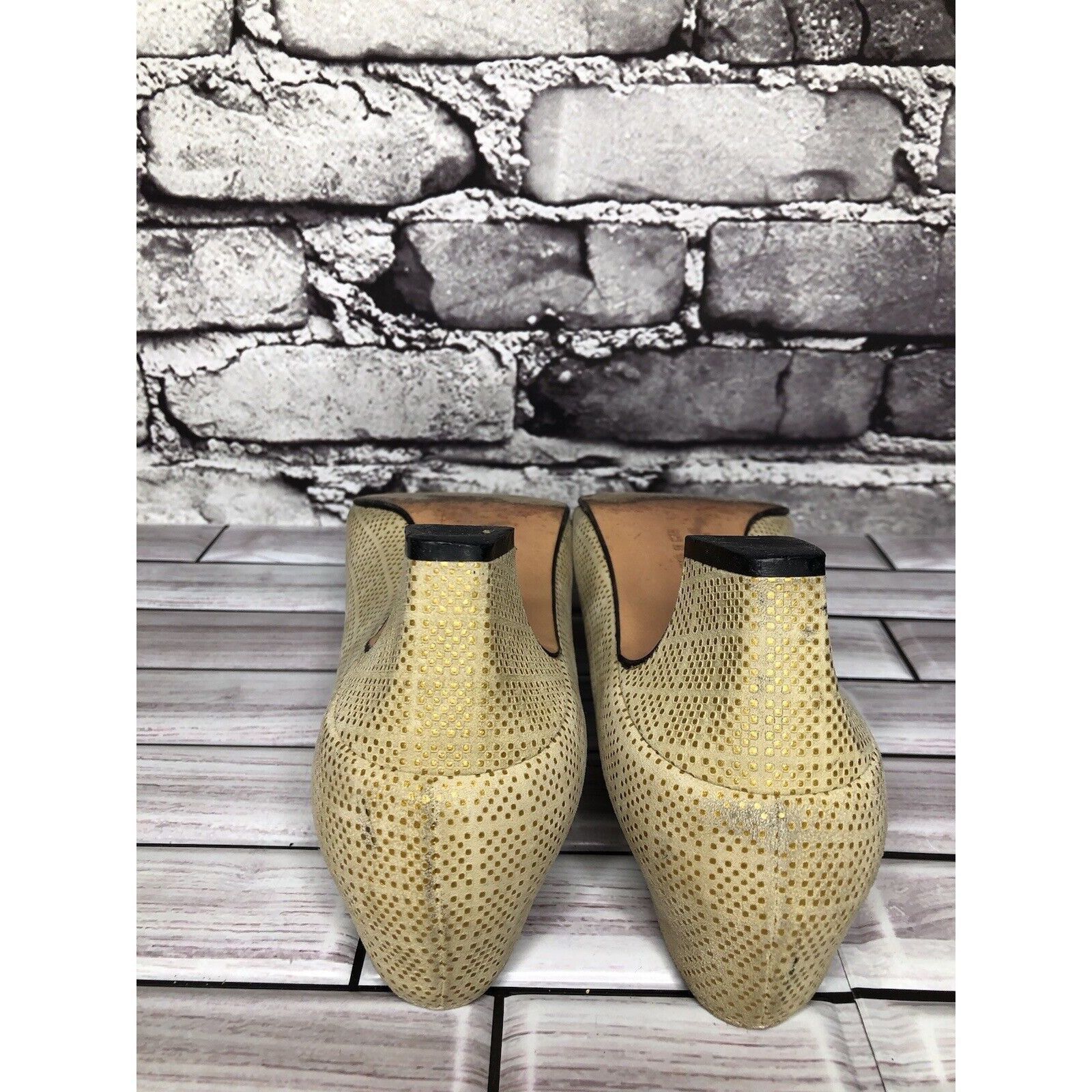 Salvatore Ferragamo Salvatore Ferragamo Beige Leather Geometric Dress Pump Heels Size US 7.5 / IT 37.5 - 15 Thumbnail
