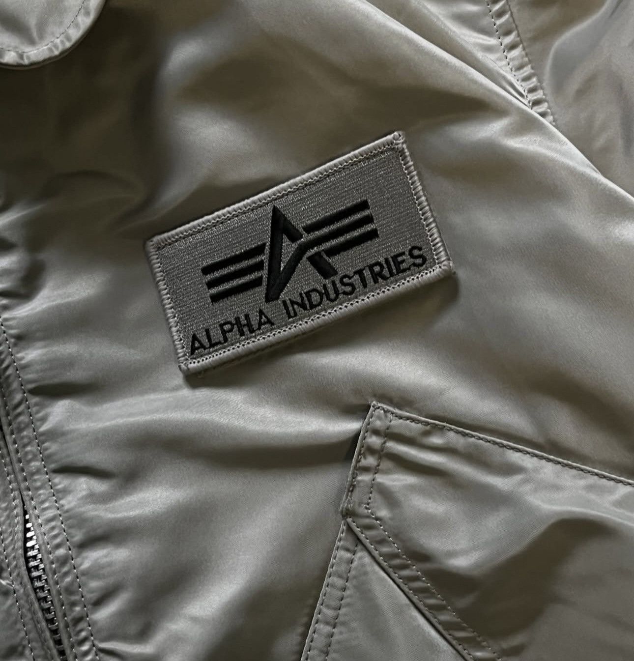 Alpha Industries Alpha Industries MA-1 Bomber Jacket Silver XL Vintage USA Size US XL / EU 56 / 4 - 4 Thumbnail