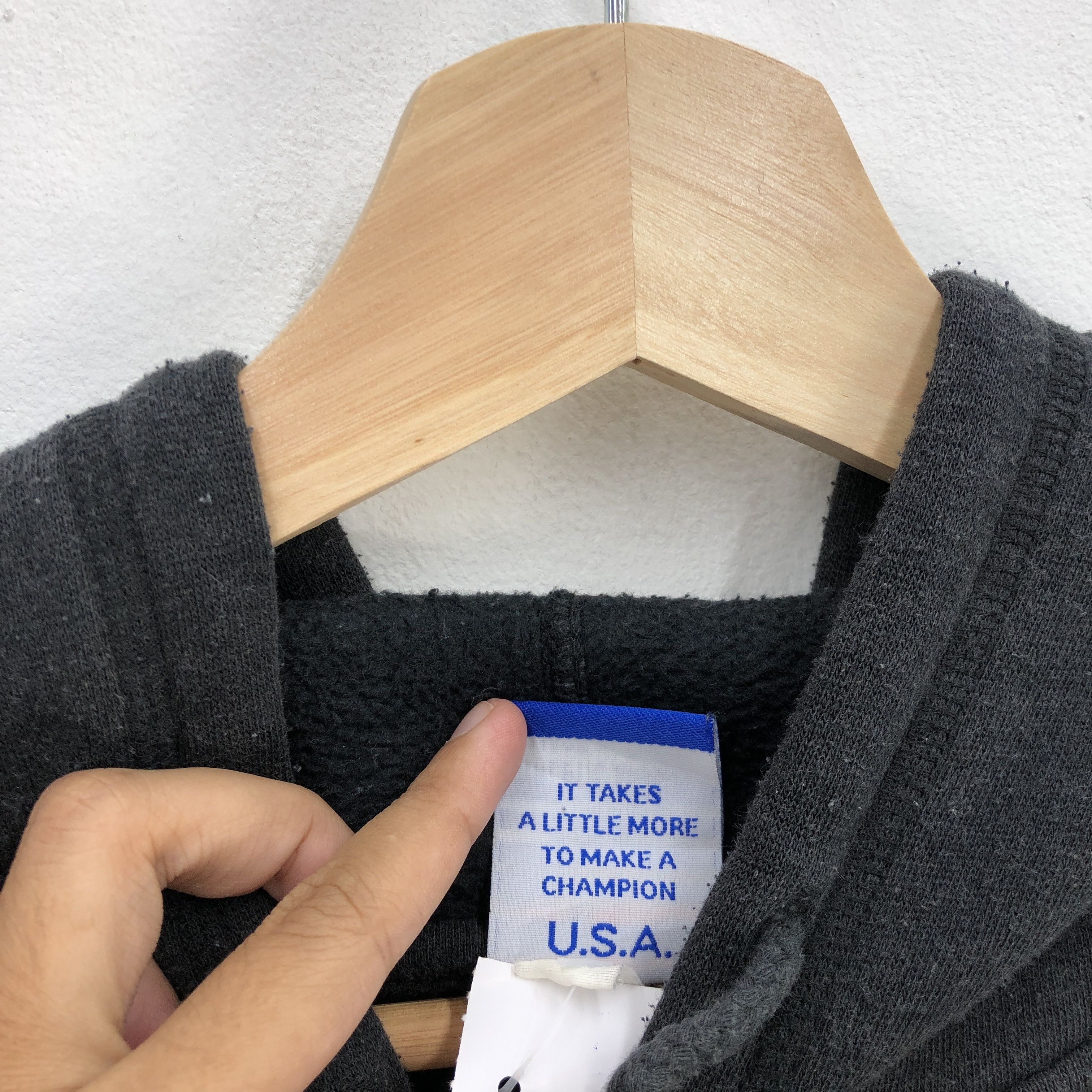 Champion × Vintage Vintage Champion Sweater Hoodie Champion Hooded Sweatshirt Size US M / EU 48-50 / 2 - 6 Thumbnail