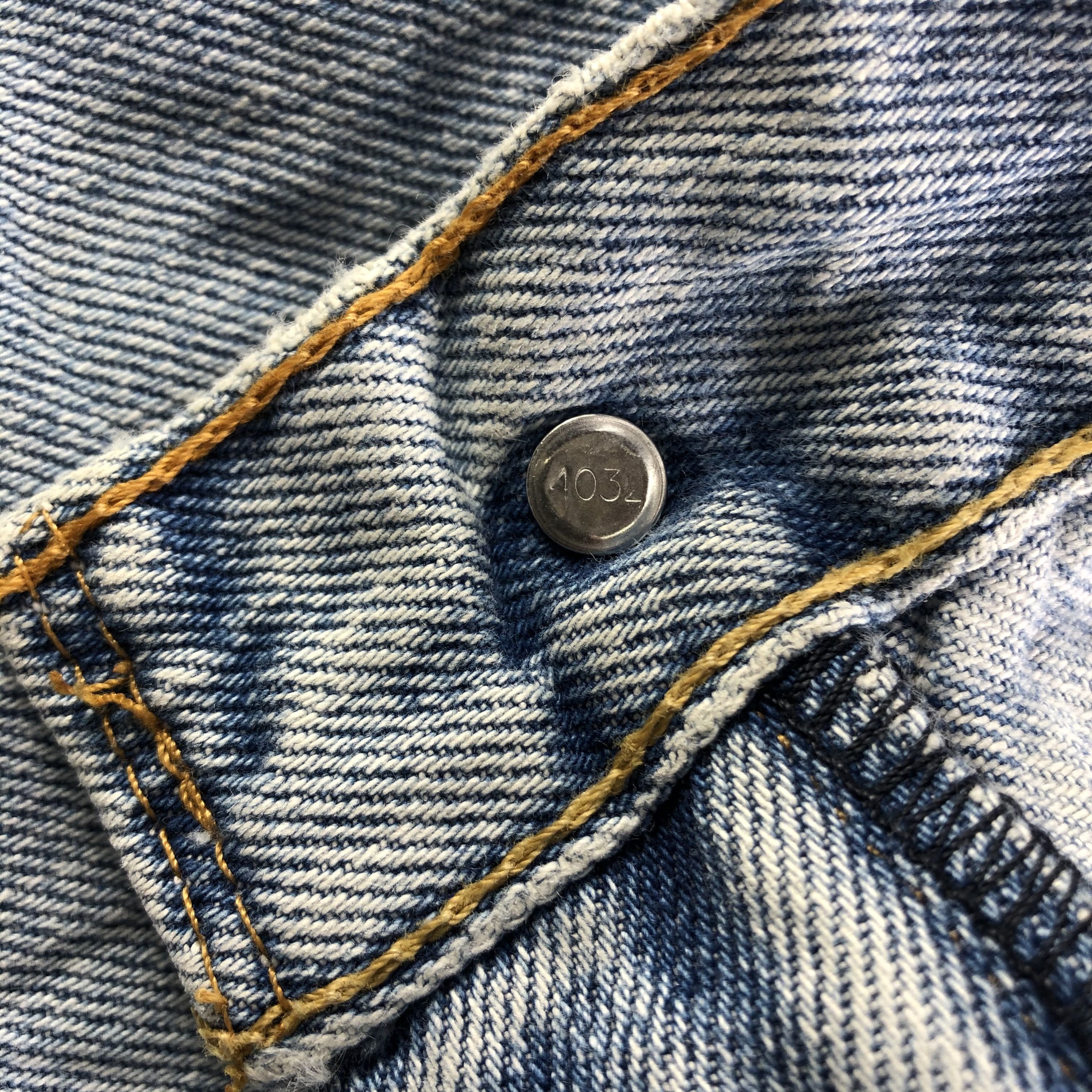 Levi's Vintage Light Wash Levis 505 Jeans-J3320 Size US 35 - 7 Thumbnail