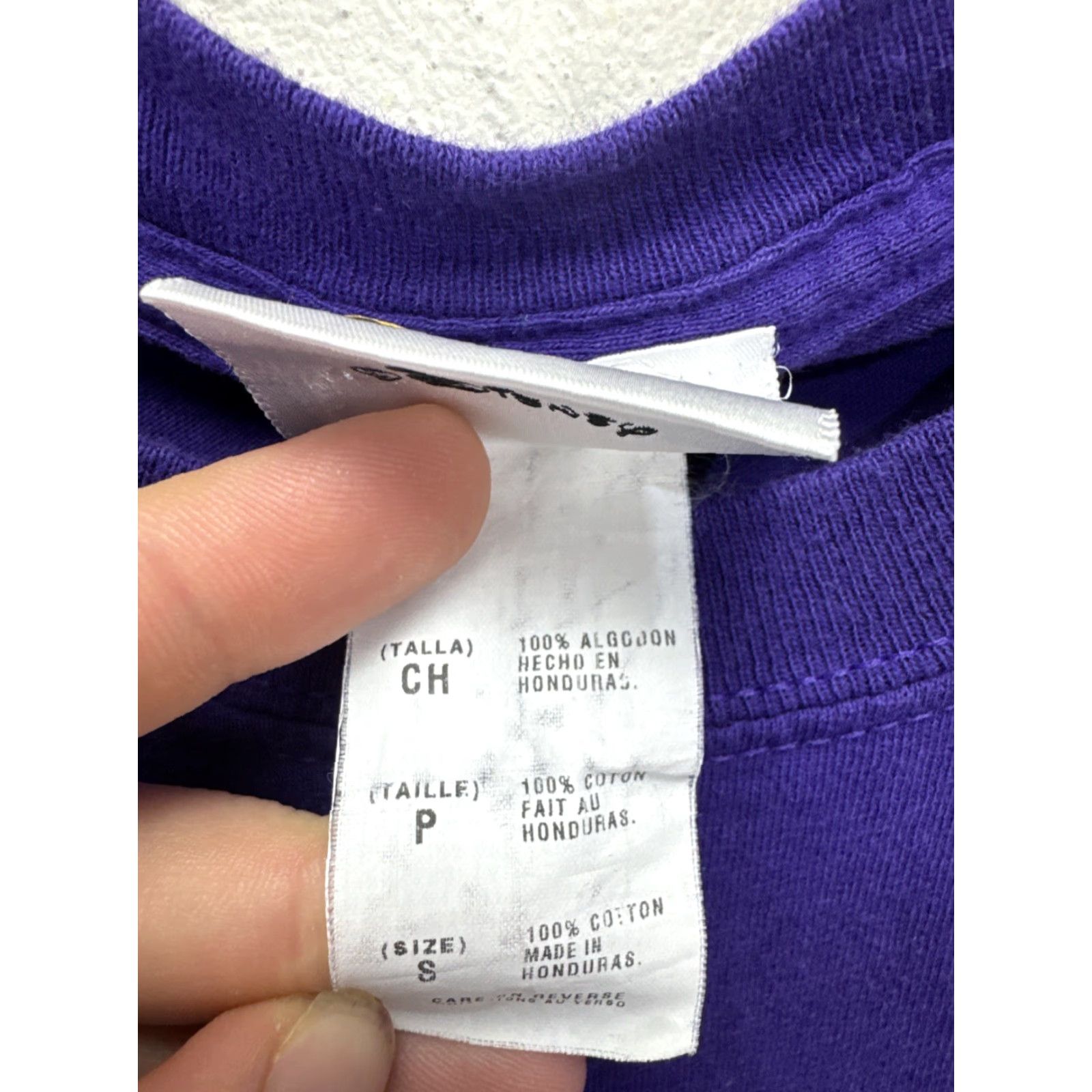 Disney Disney T Shirt Small Purple Mickey Mouse Cartoon Character Tee Mens Size S / US 4 / IT 40 - 4 Thumbnail
