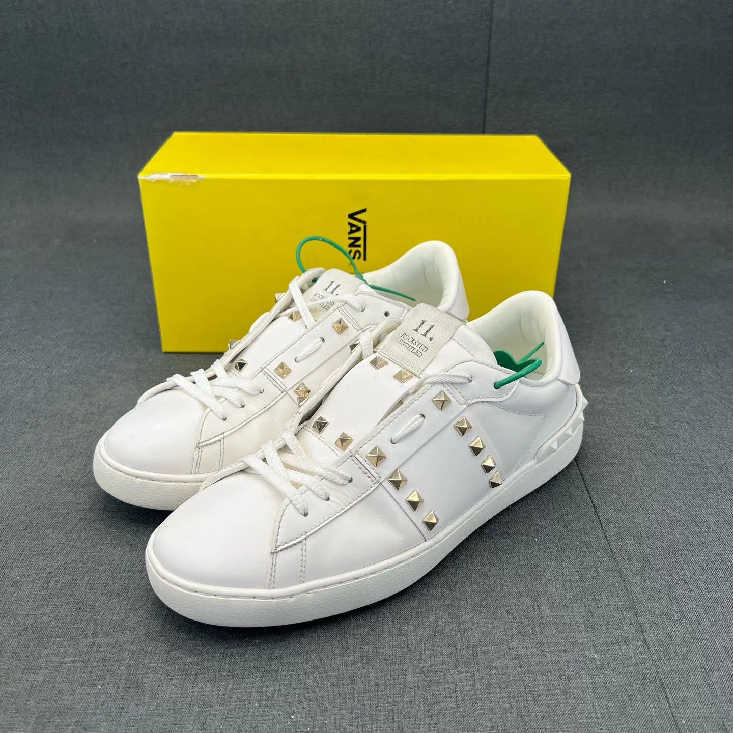 Valentino Valentino White Gold Rivet Low Top Sneakers 43.5 Like New Size US 10 / EU 43 - 1 Thumbnail