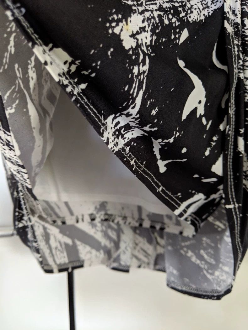 Helmut Lang HELMUT LANG size2 White and black printed asymmetrical beau Size 24" / US 00 / IT 34 - 5 Thumbnail