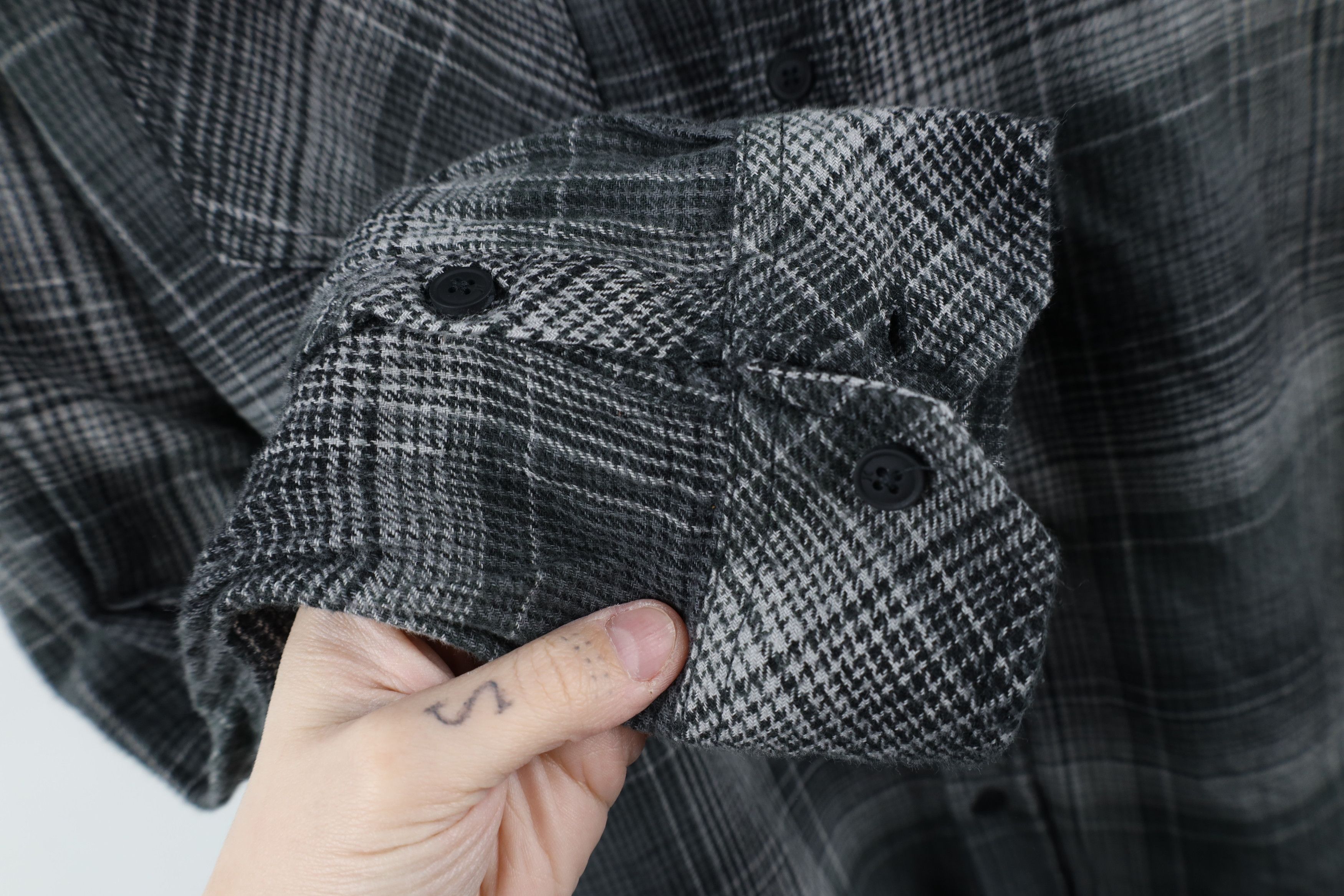 Hurley × Vintage Vintage Y2K Hurley Surfing Collared Button Shirt Plaid Size US L / EU 52-54 / 3 - 7 Thumbnail
