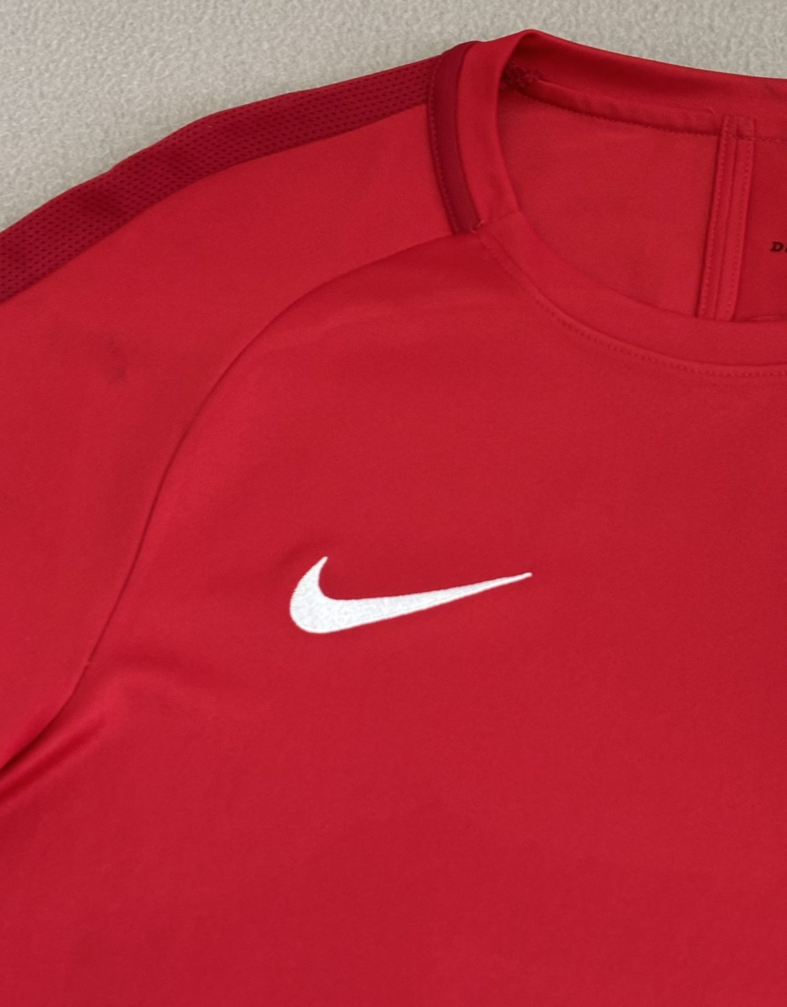 Nike BFC Dynamo 2012/2014 Nike Training Jersey Size S Size US S / EU 44-46 / 1 - 7 Thumbnail