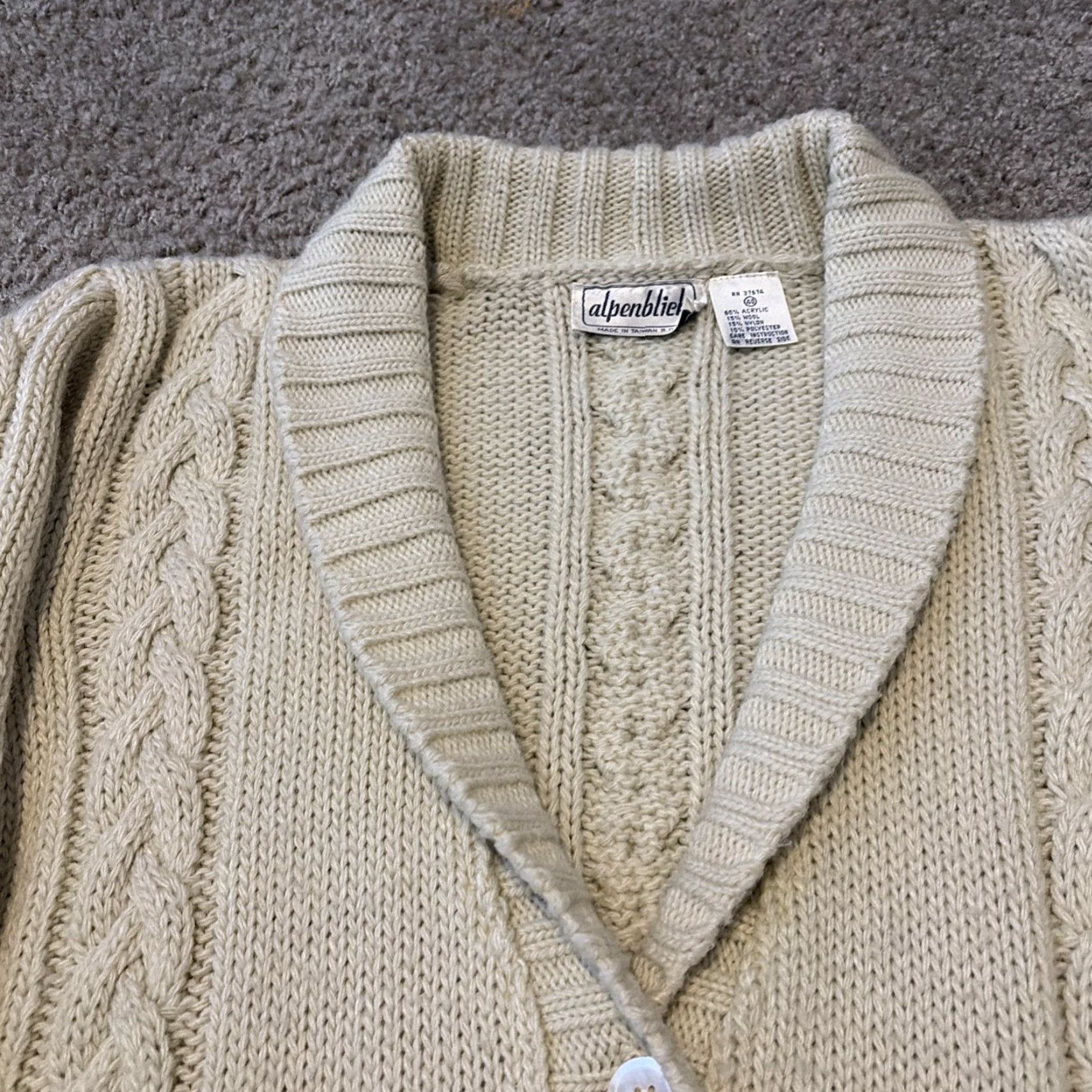 Bones VINTAGE Alpenbiel Cardigan Sweater Unisex Adults M White 80s Chunky-Knit Wool Bone White / Acrylic Wool 80s Theme Mens Womens (adjusted) Size M / US 6-8 / IT 42-44 - 3 Thumbnail