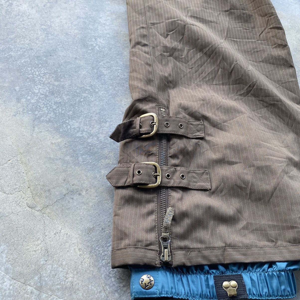 Beauty Beast × Quiksilver × Vintage Roxy Snow Bondage Multi Zip Pocket Ski Pants Size US 36 / EU 52 - 9 Thumbnail