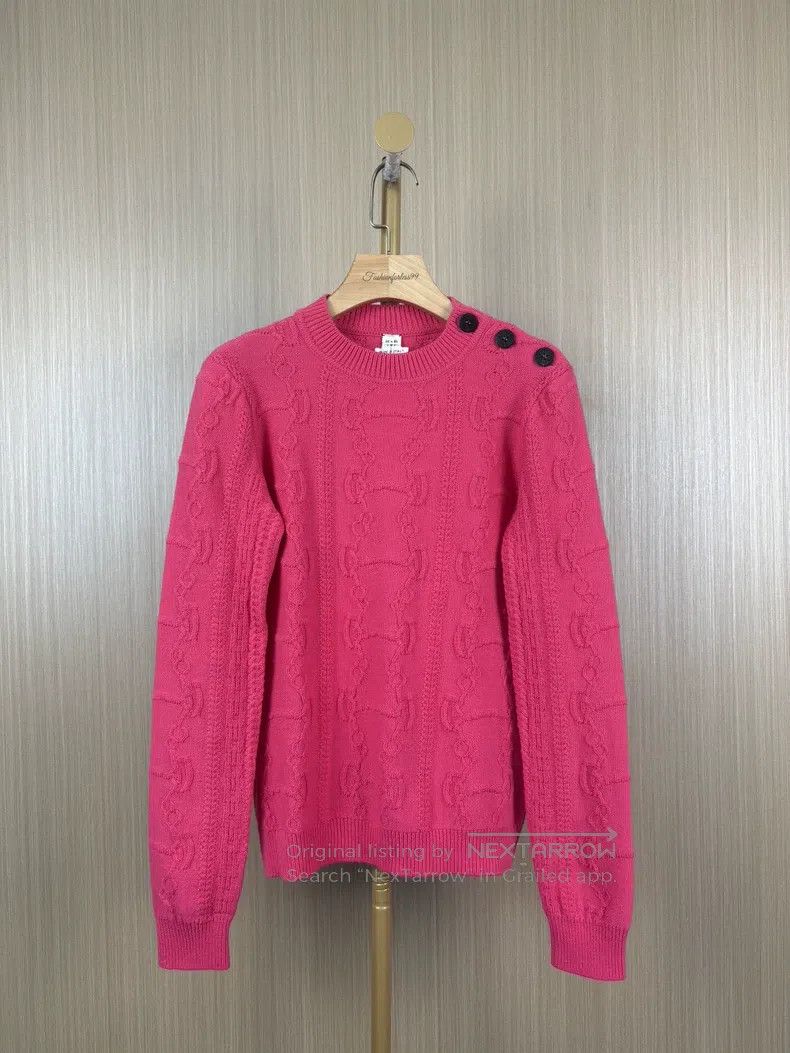 Hermes Hermes Rose Red Chain Embroidery Cashmere Sweater Size XS / US 0-2 / IT 36-38 - 1 Thumbnail