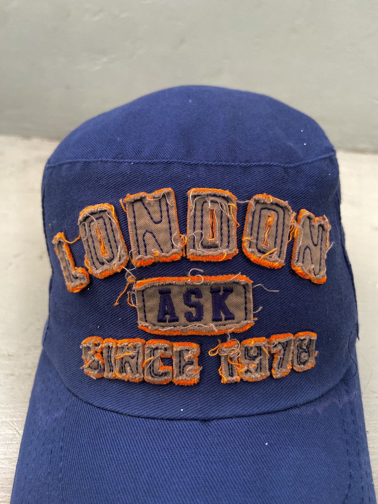 Le Grande Bleu (L.G.B.) 2000s ASK london embroidery caps Size ONE SIZE - 3 Thumbnail