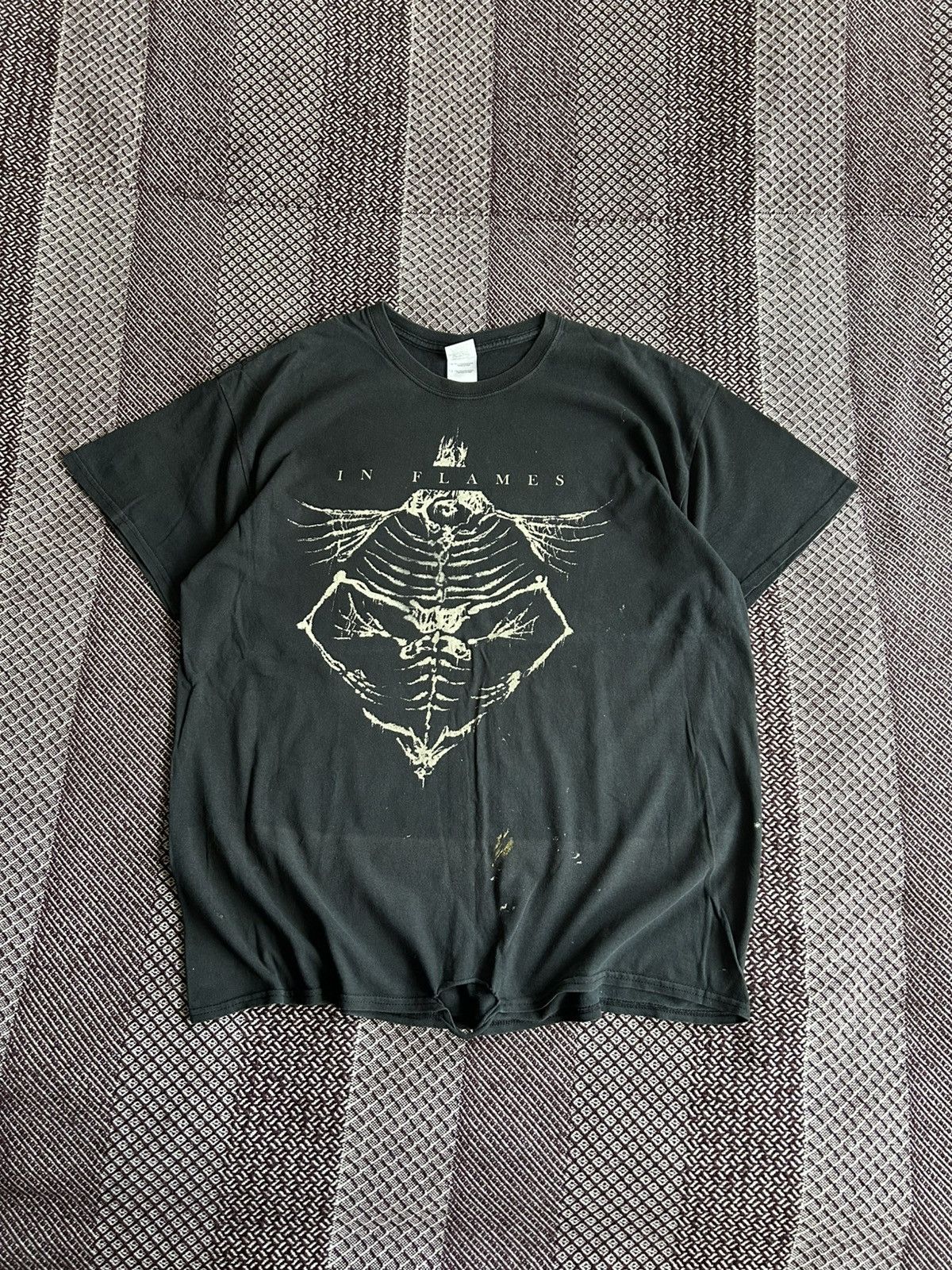 Vintage Vintage Gildan In Flames Merch T-shirt Thrashed Print Rare Size US XL / EU 56 / 4 - 1 Thumbnail