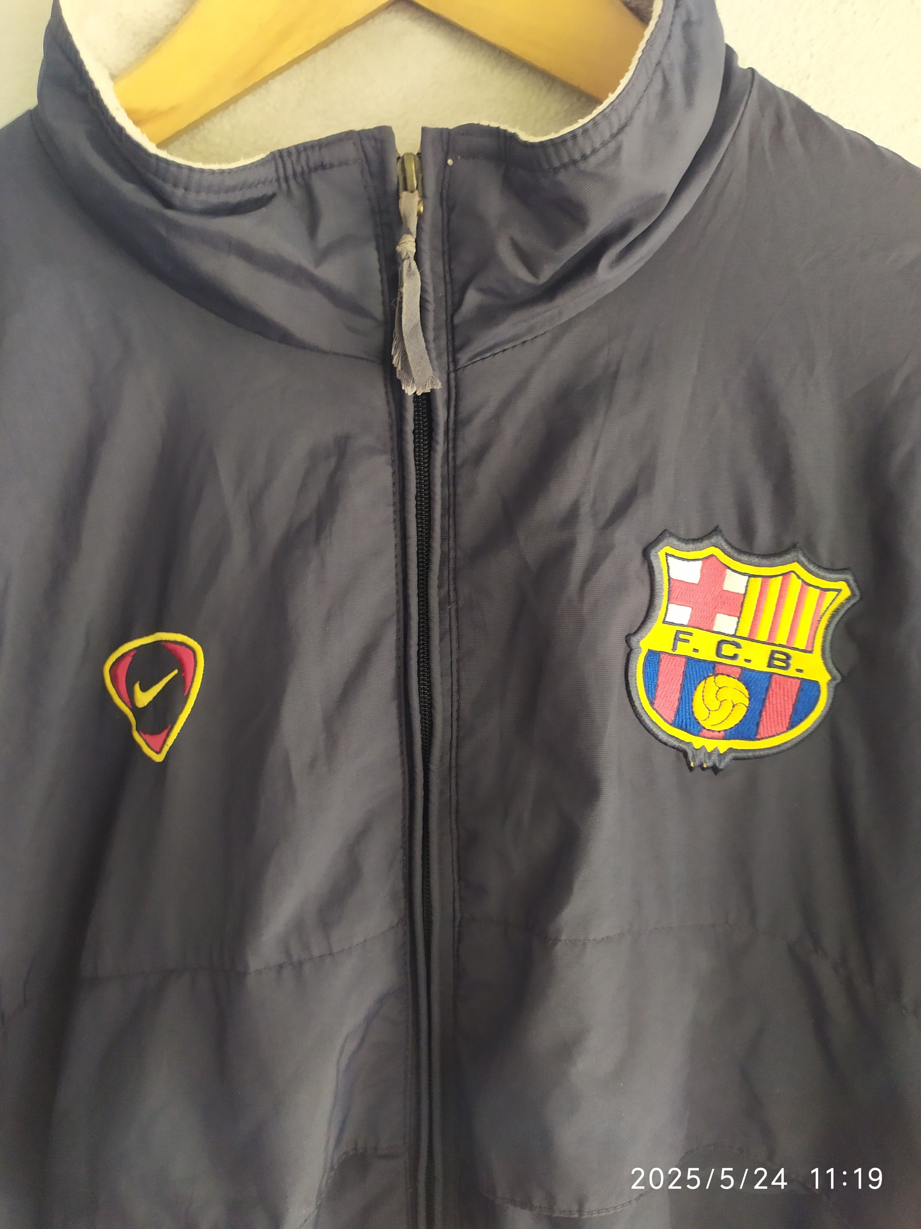Nike × Vintage Nike vintage F.C Barcelona jacket (L) Size US L / EU 52-54 / 3 - 3 Thumbnail