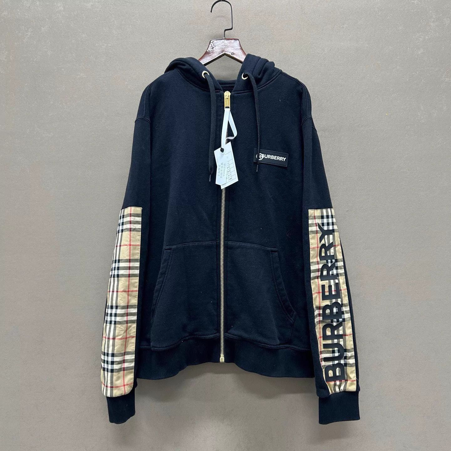 Burberry Zip-Up Hoodie with Checkered Sleeves Size US M / EU 48-50 / 2 - 1 Thumbnail