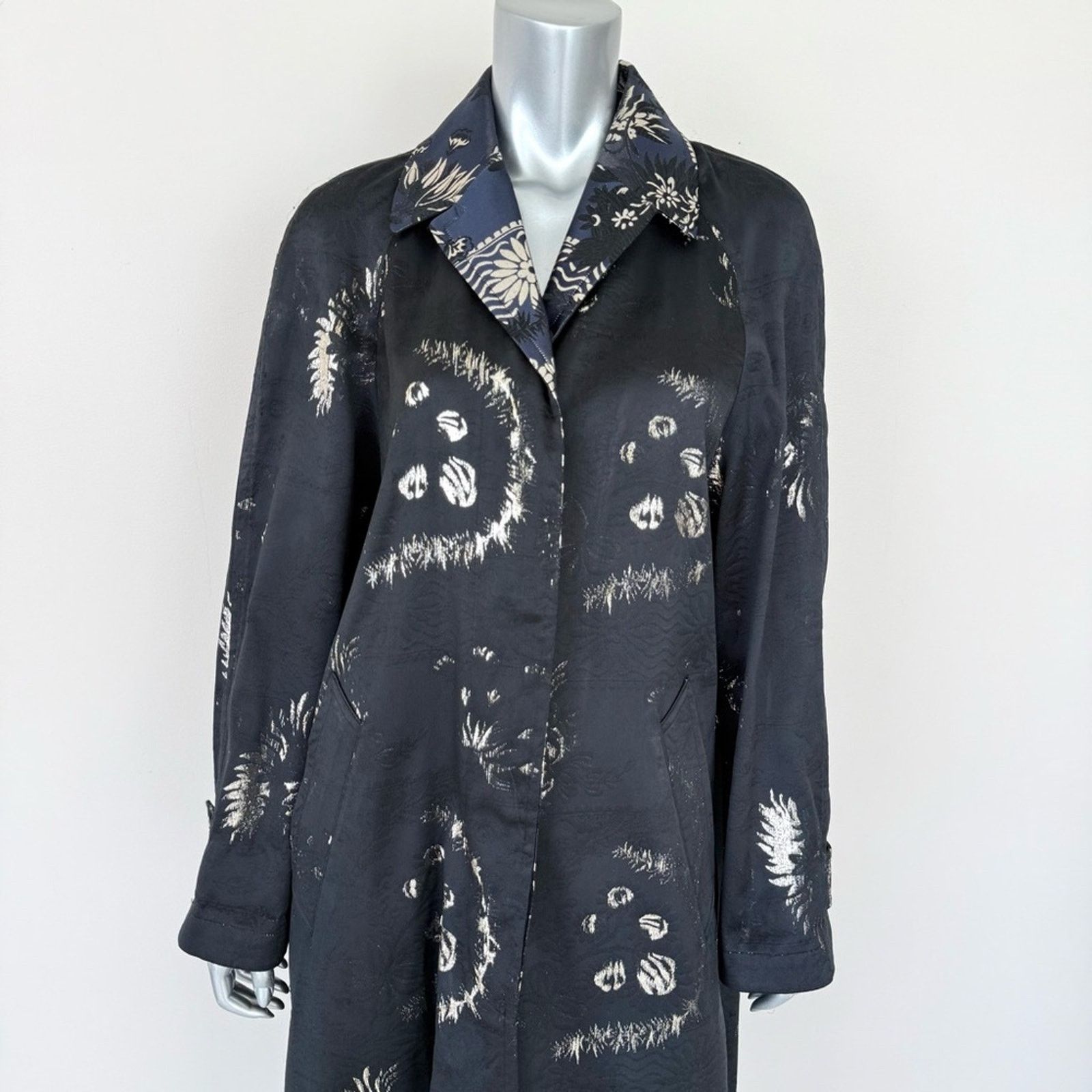 Dries Van Noten Dries Van Noten silk/wool printer coat size S Retail 3600$ Size S / US 4 / IT 40 - 2 Thumbnail