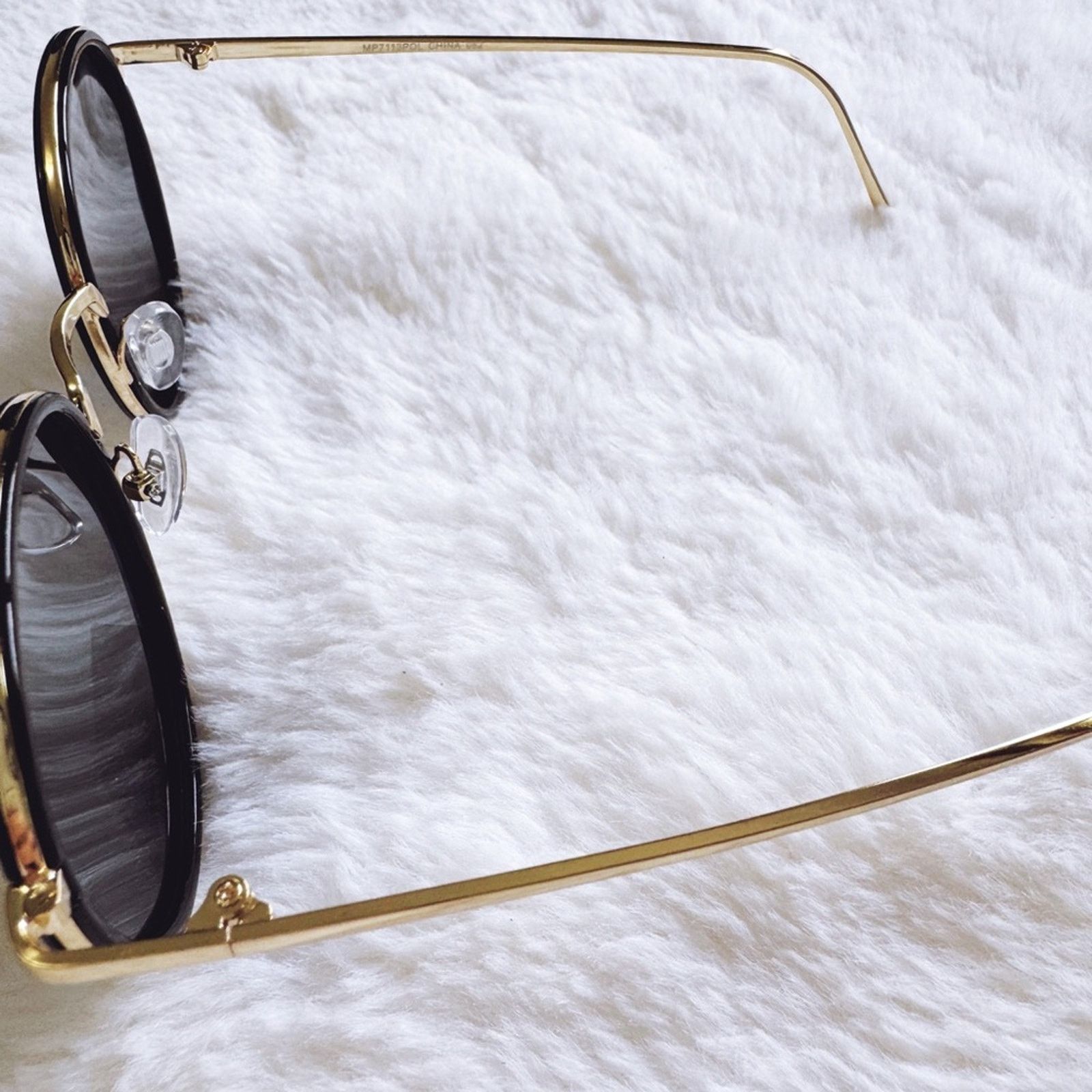 Other Debra Black w/ Gold Rim Round Sunglasses Size ONE SIZE - 6 Thumbnail