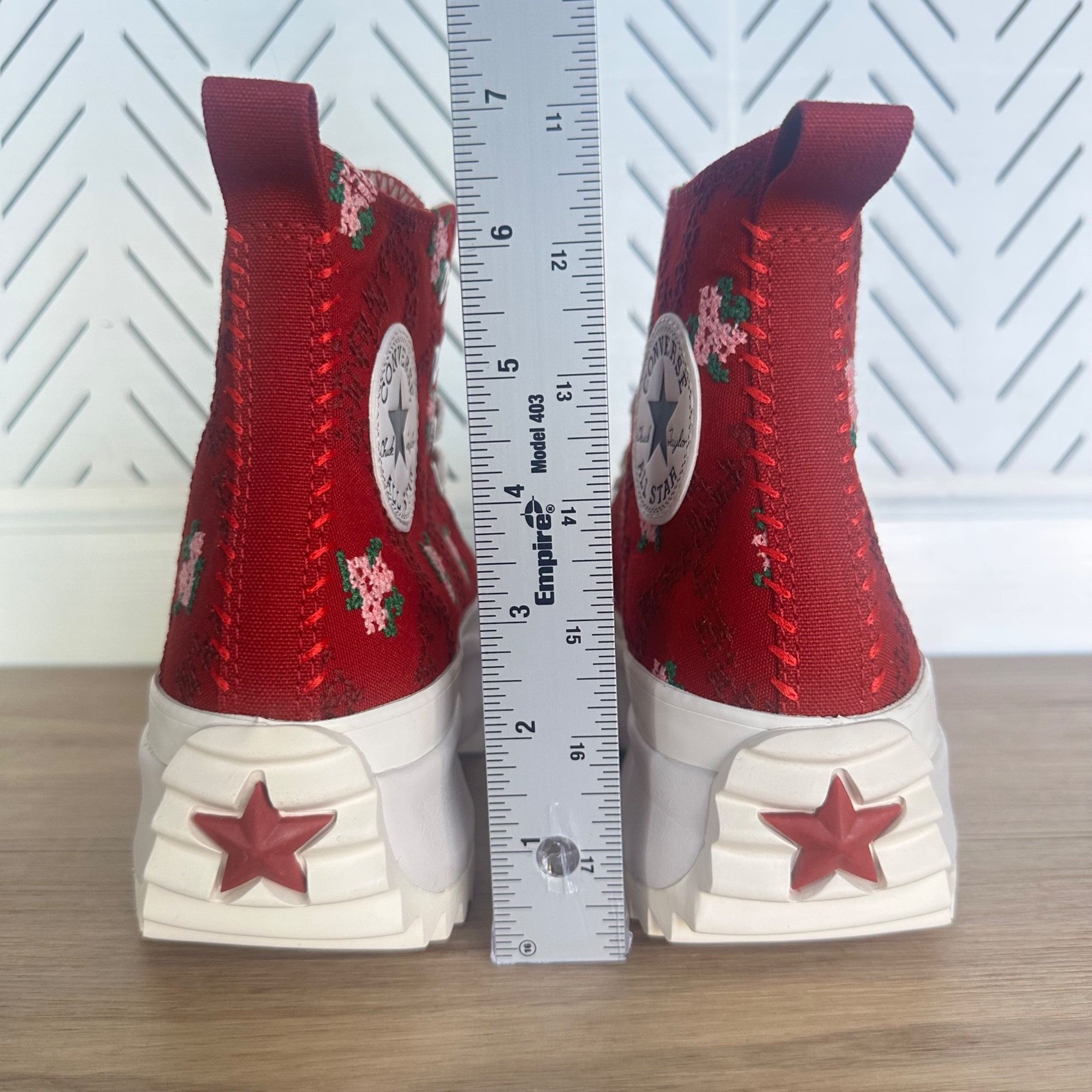 Converse ✨Converse Run Star Hike Sz 6 Men's shoes Cross Stitch Roses Size US 6 / EU 39 - 4 Thumbnail