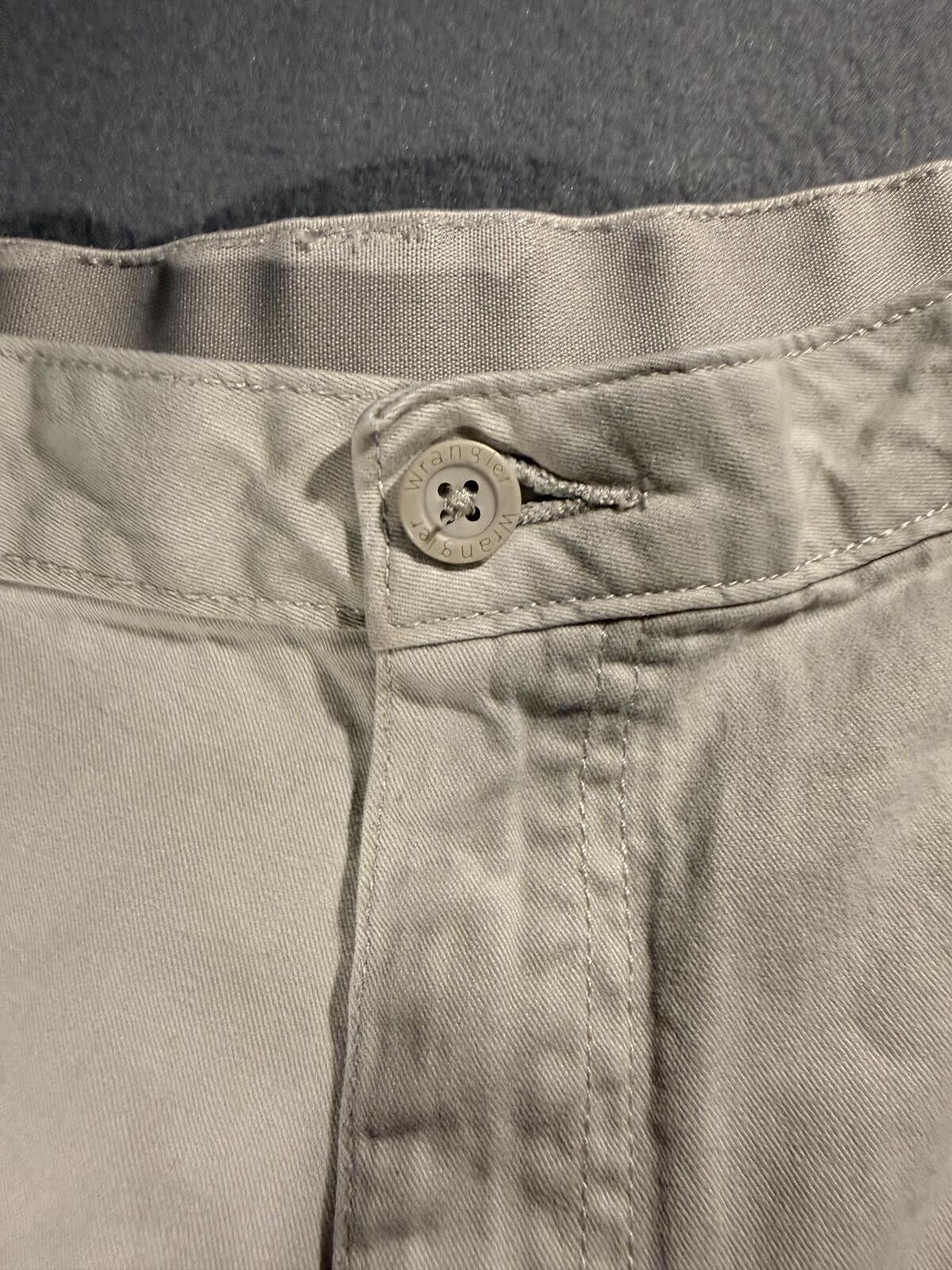 Wrangler Wrangler Authentic Issue Beige Cargo Shorts Size US 32 / EU 48 - 3 Thumbnail