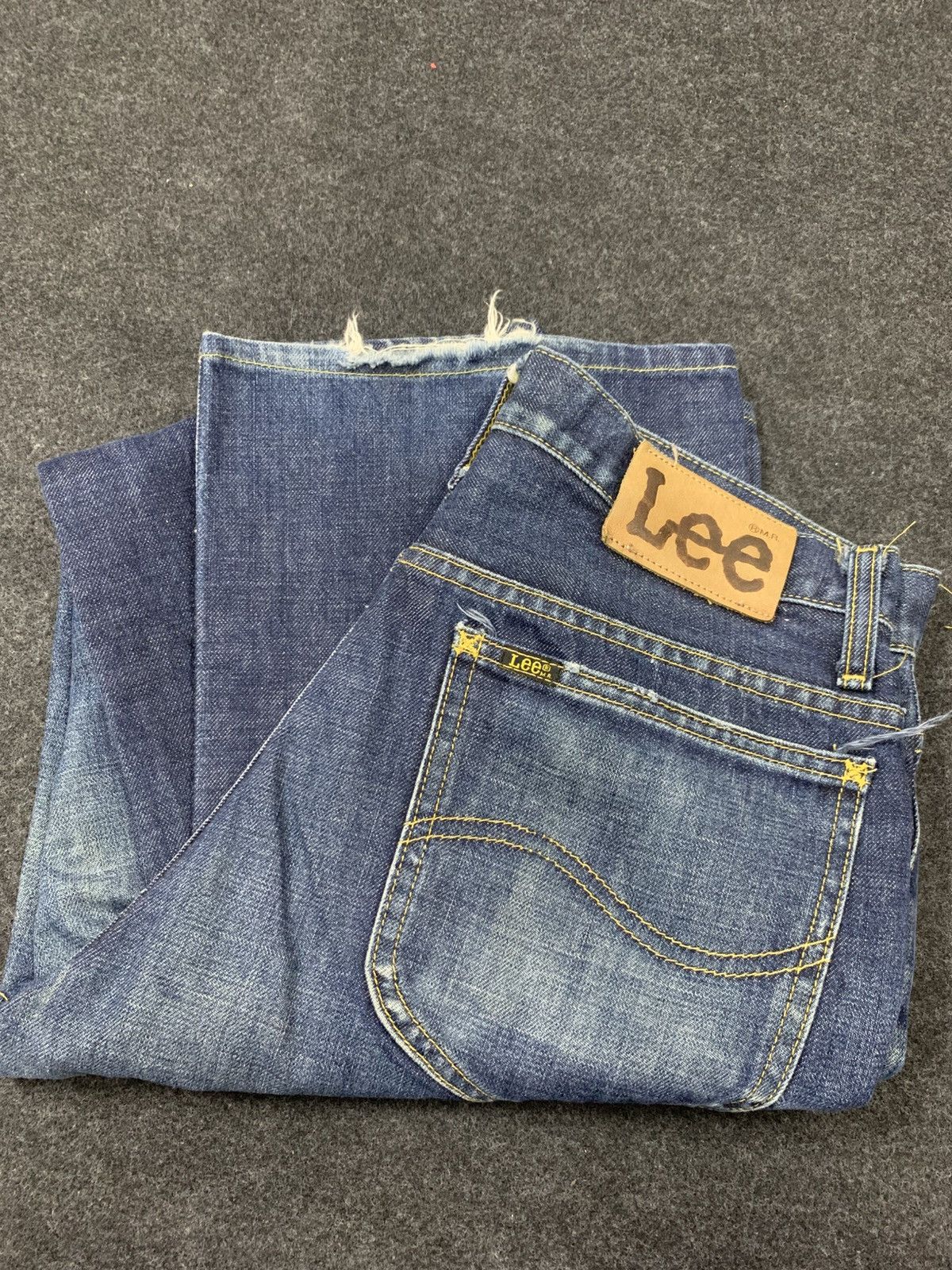 Lee 𝗙𝗟𝗔𝗥𝗘 LEE RIDERS FADE BLUE. Size US 30 / EU 46 - 11 Thumbnail