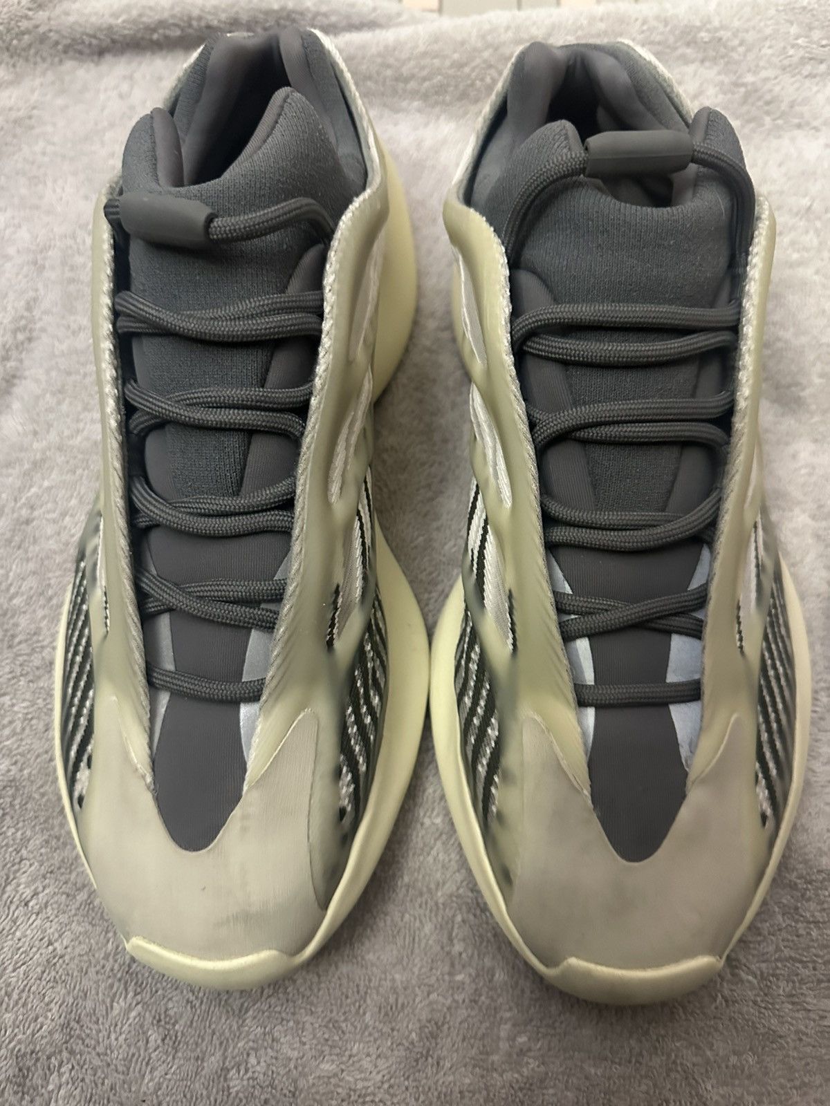 Yeezy Yeezy 700 V3 'Fade Salt' Size US 10 / EU 43 - 1 Thumbnail