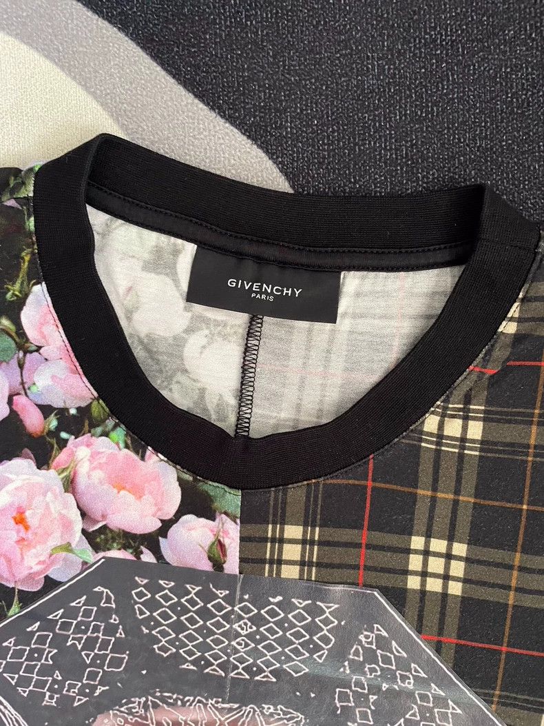 Givenchy Givenchy Short-sleeved T-shirt with a rose and plaid patch Size US M / EU 48-50 / 2 - 5 Thumbnail