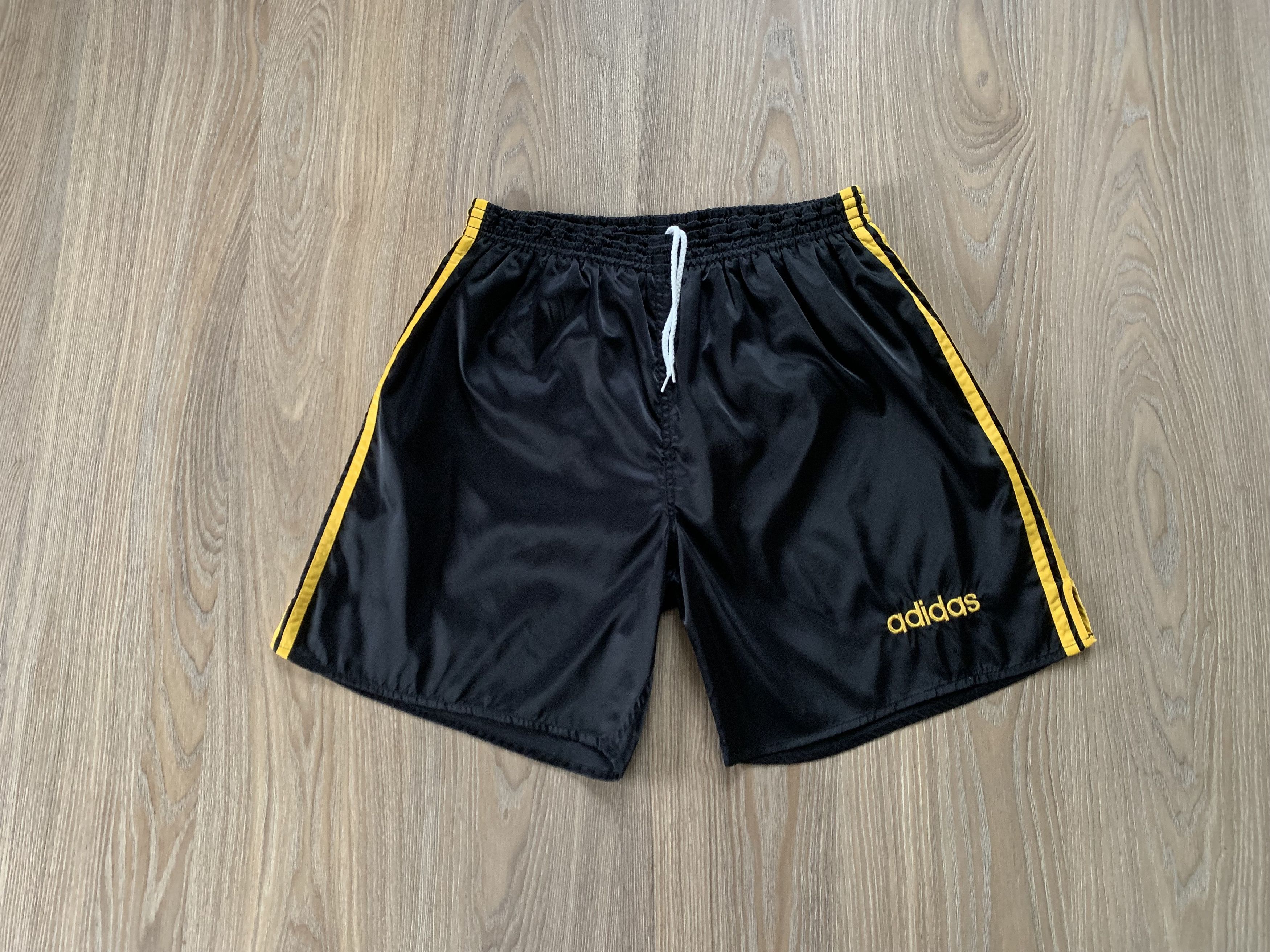 Adidas × Vintage Adidas Rare Nylon Black Yellow Stripe Shorts Size US 38 / EU 54 - 9 Thumbnail
