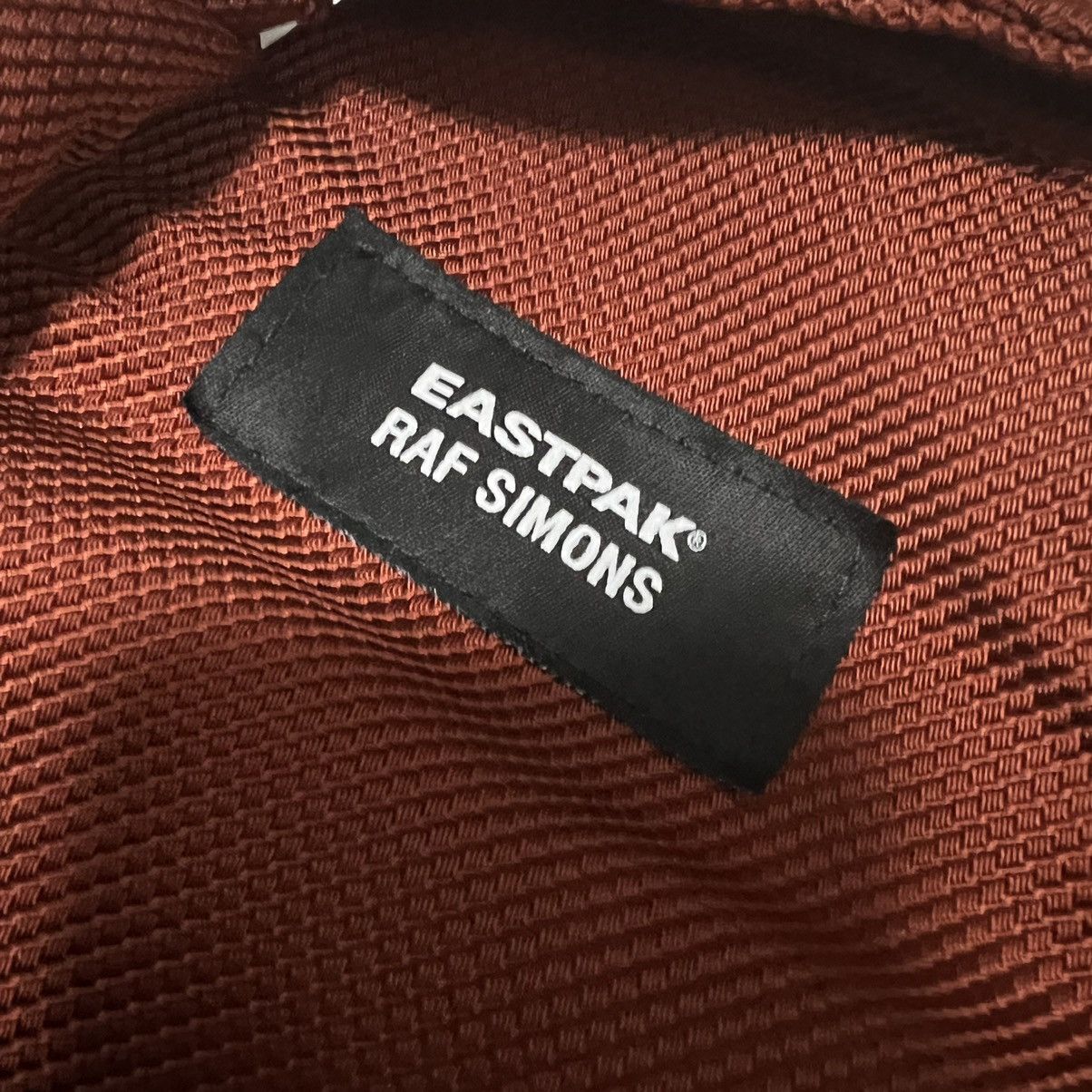 Eastpak × Raf Simons FW18 Raf Simons x Eastpak Organized sling bag henna struct Size ONE SIZE - 9 Thumbnail
