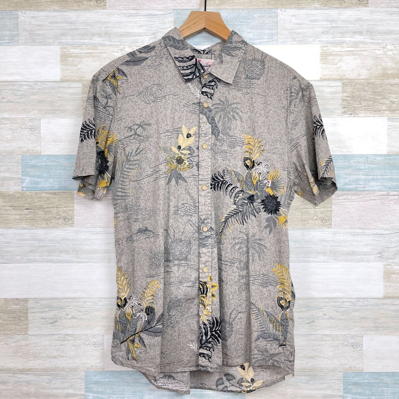 Quiksilver Quiksilver Hawaiian Shirt Gray Tropical Pineapple Mens L Size US L / EU 52-54 / 3 - 1 Thumbnail