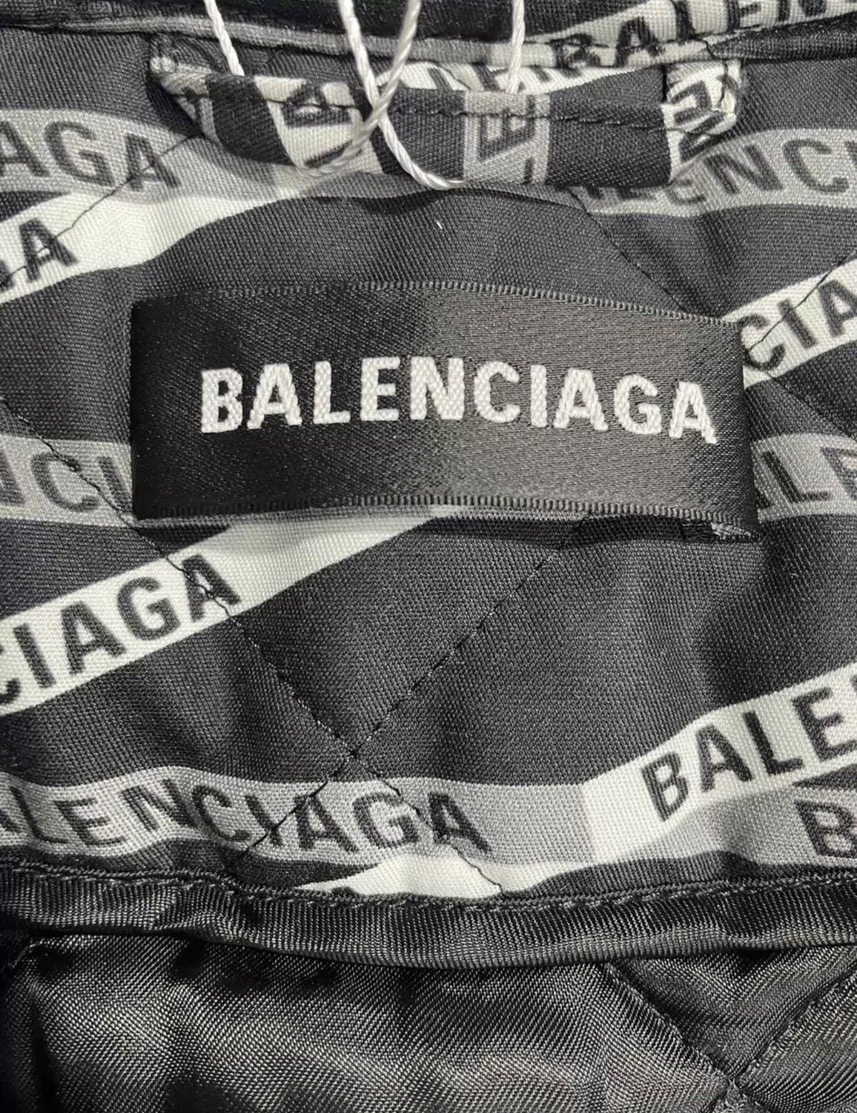 Balenciaga Balenciaga Logo Printed Full Print Lightweight Down Jacket Size US S / EU 44-46 / 1 - 6 Thumbnail